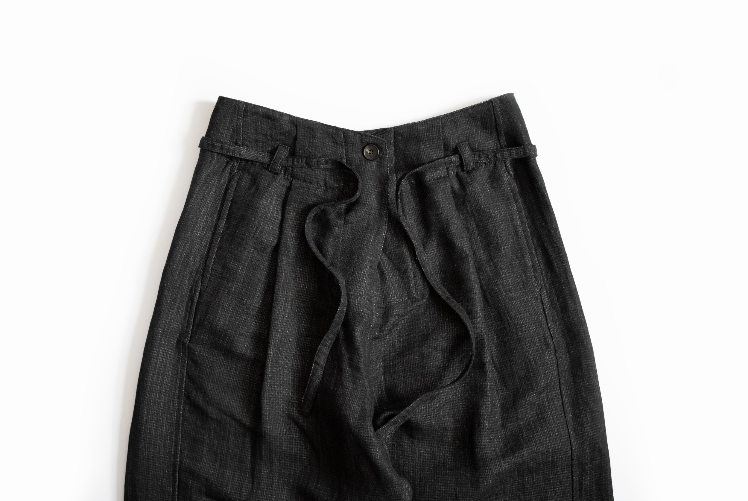 Black-OneButton-Front.jpg