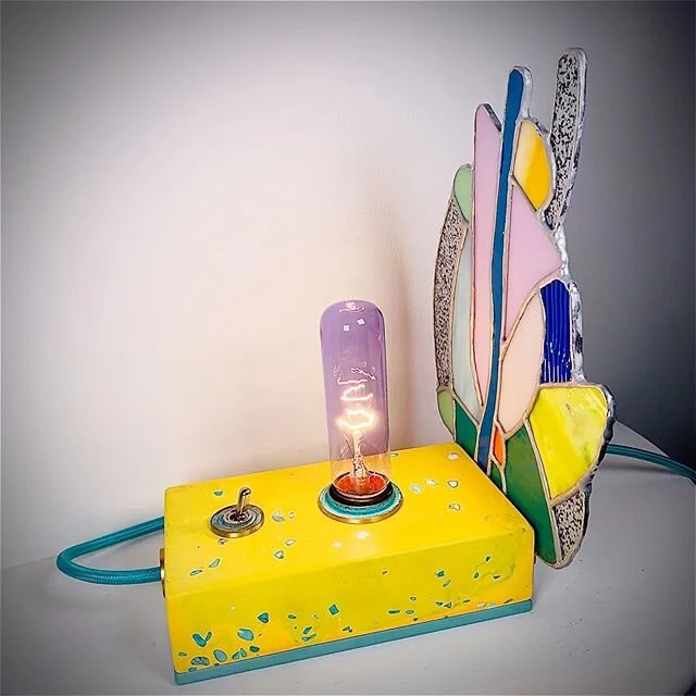 Thank you everyone that has participated in the raffle so far for @aclu_nationwide !!There&rsquo;s still time if you&rsquo;d like to support a great organization and a chance to win a cool lamp collaboration between @kerbi_kerbi and I. 
100% will be 