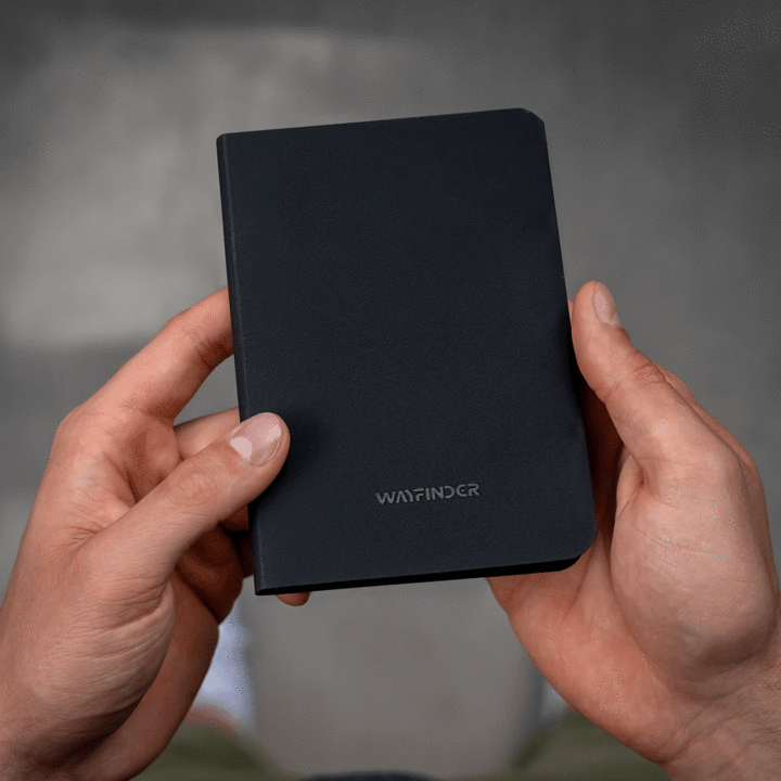 wayfinder-carry-borderless-passport-notebook-lifestyle-02_720x.png