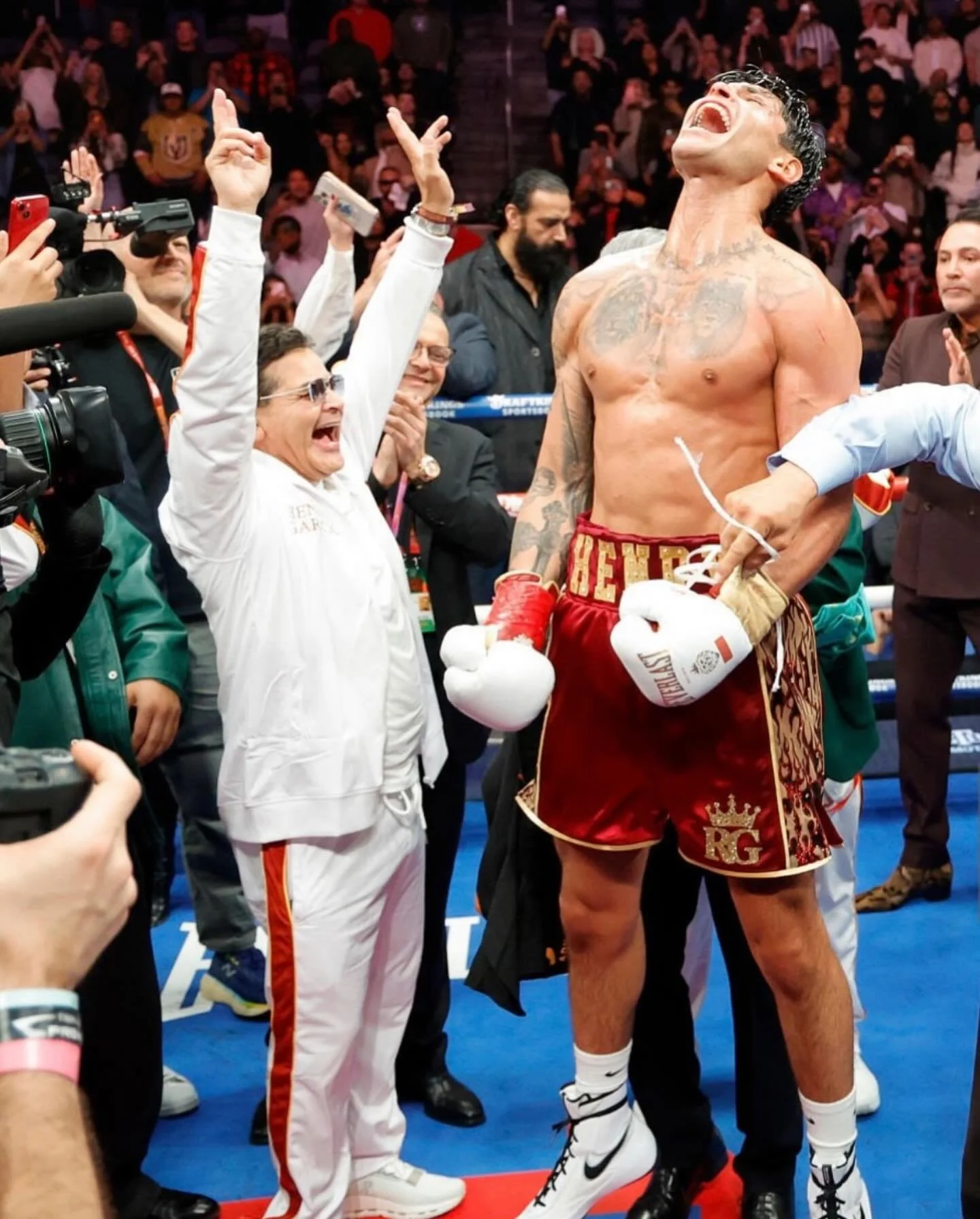 Ryan Garcia defeats Mario Barrios via unanimous dec

(📸Photo by Steve Marcus/Getty Images)
#RyanGarcia
#Boxing
#AndNew