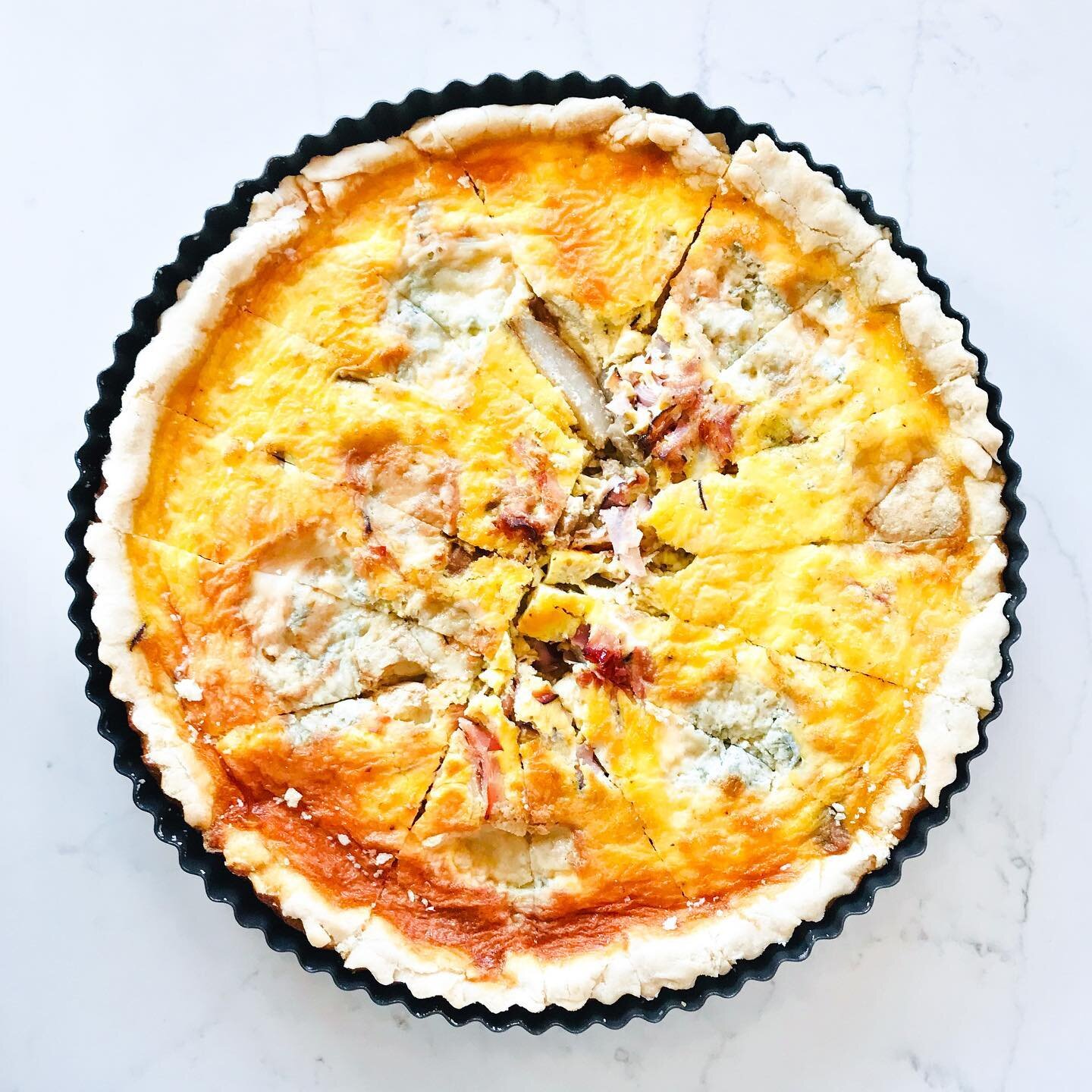 *Pssst!!!* You want to know the secret to Bloomy State of Mind??? It&rsquo;s pretty simple...

A favorite dish + the best ingredients + a lil something unexpected = ✨𝘮𝘢𝘨𝘪𝘤✨

This quiche is the perfect example... 
✨A crust from scratch
✨Local egg