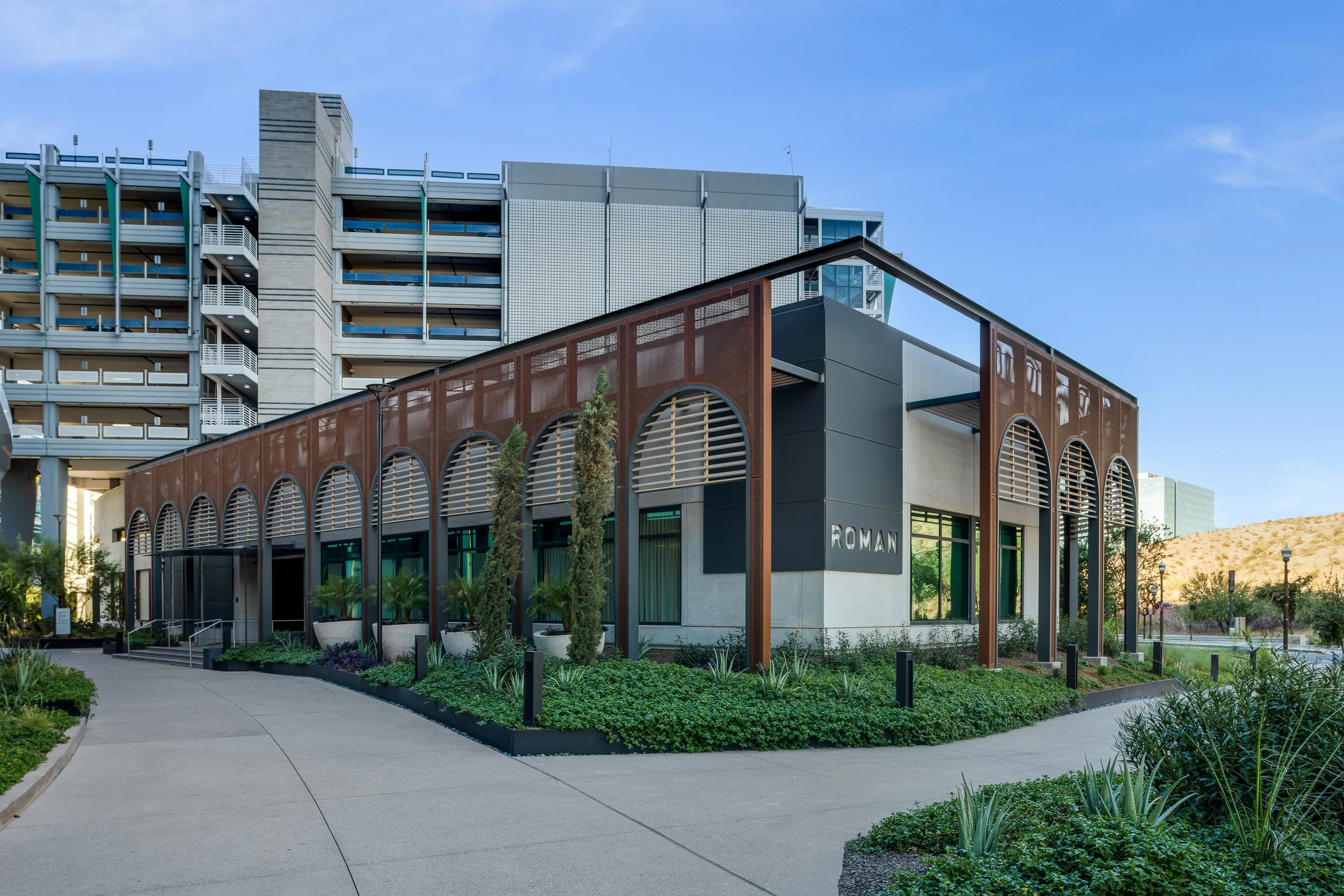 Daylight exterior of a Tempe restaurant shot by a Phoenix architectural photographer