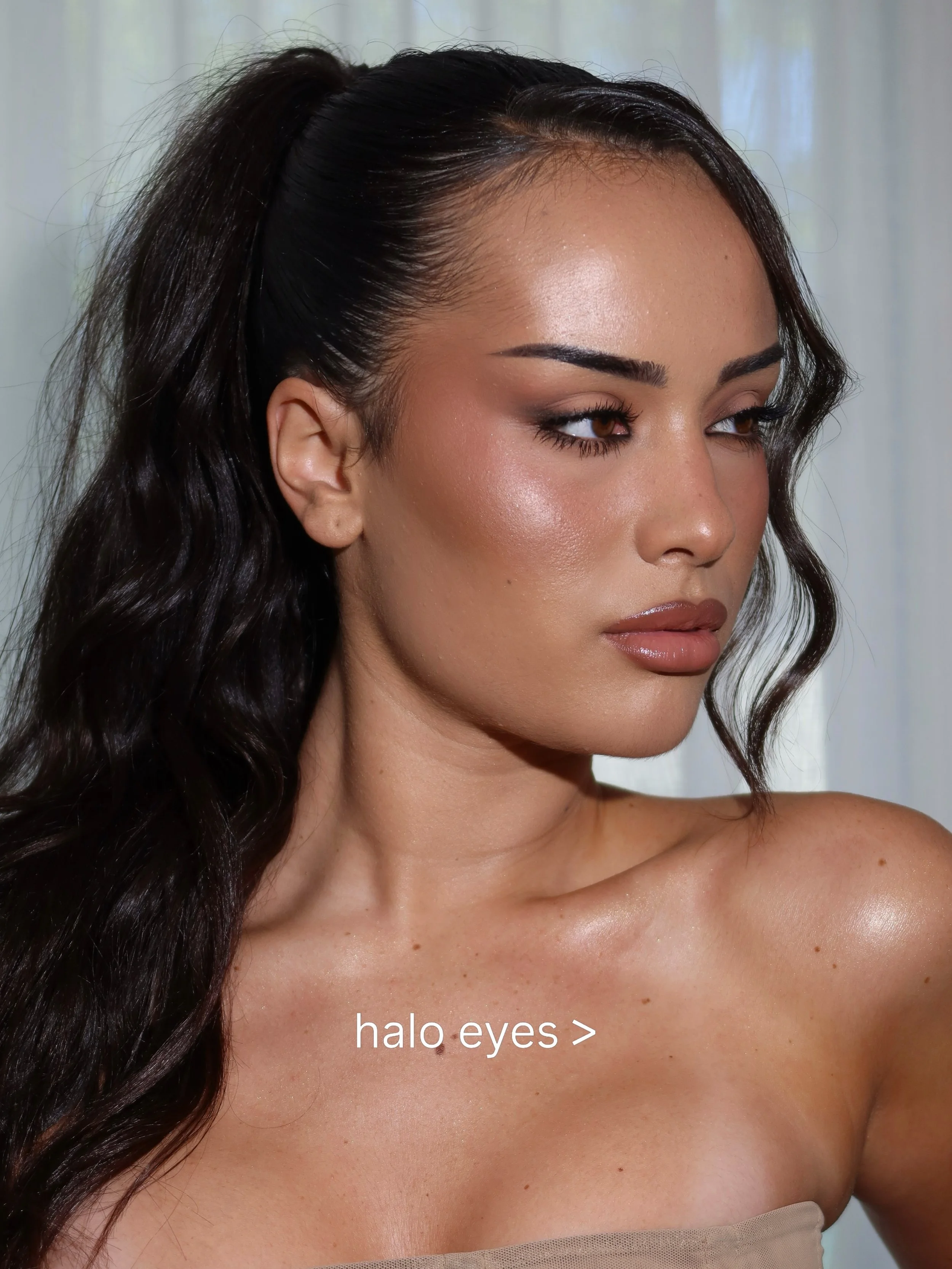 I used to do halo eyes allll the time. Not sure why I stopped?! 

Key products
@makeupbymario Mattes palette
@faceatelier Ultra Pro foundation
@patricktabeauty She goes to the gym blush duo
@hourglasscosmetics Luminious powder &amp; bronzer
@tanielle