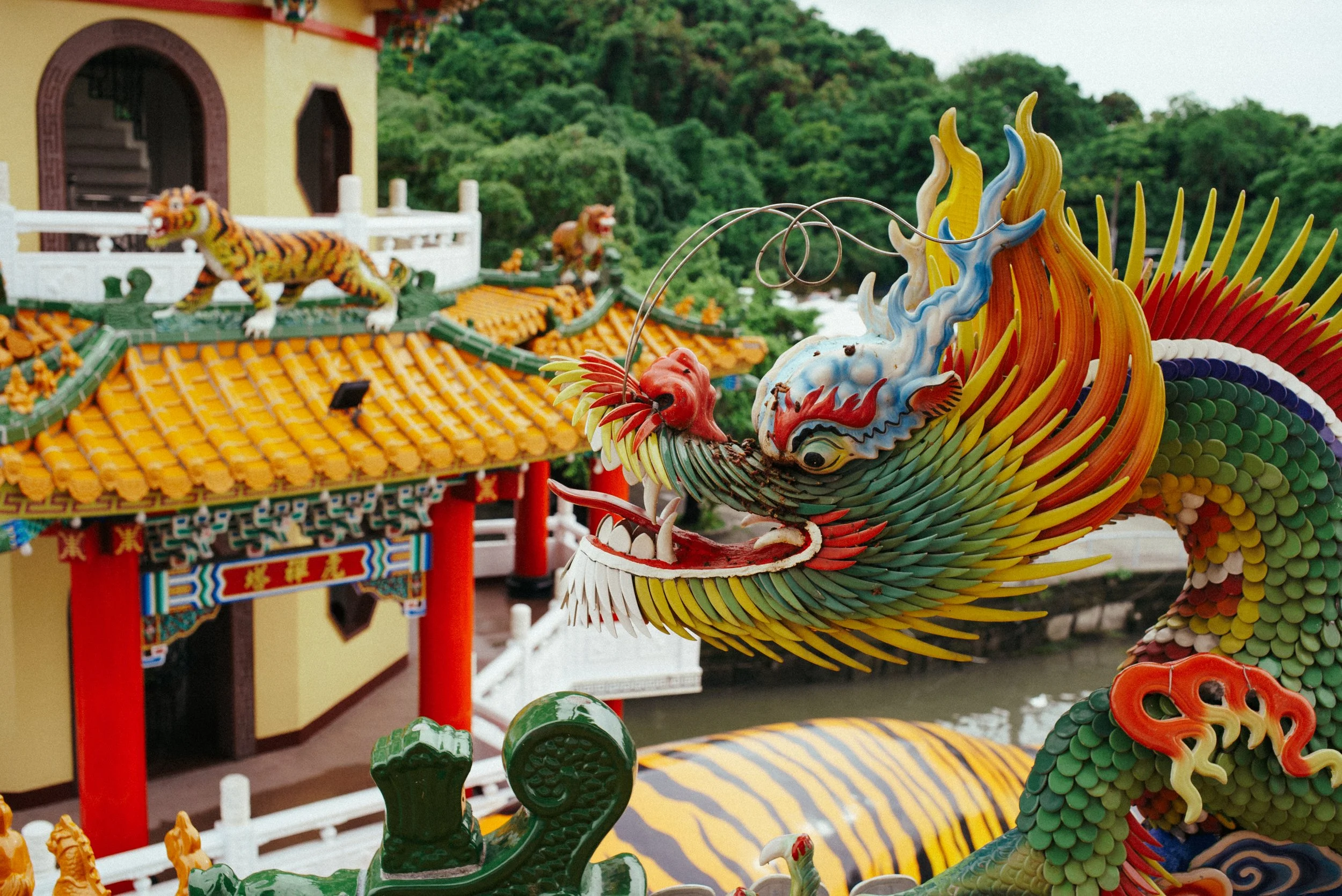 龍虎塔