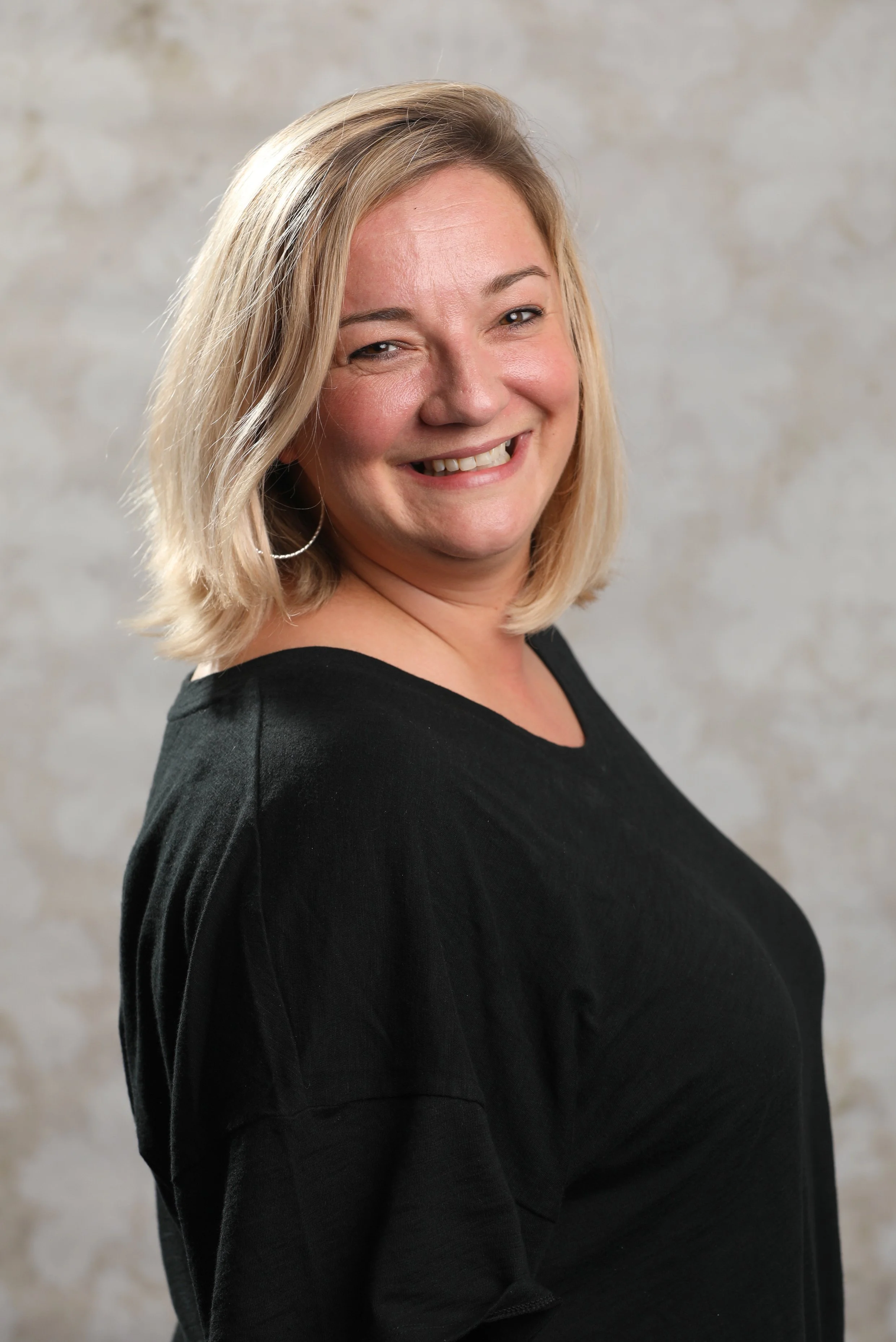 Episode #66: Ruth Saville – How to Be a Rebel, Misbehave More and Set Your Sights on Being a Master F***ing Coach!