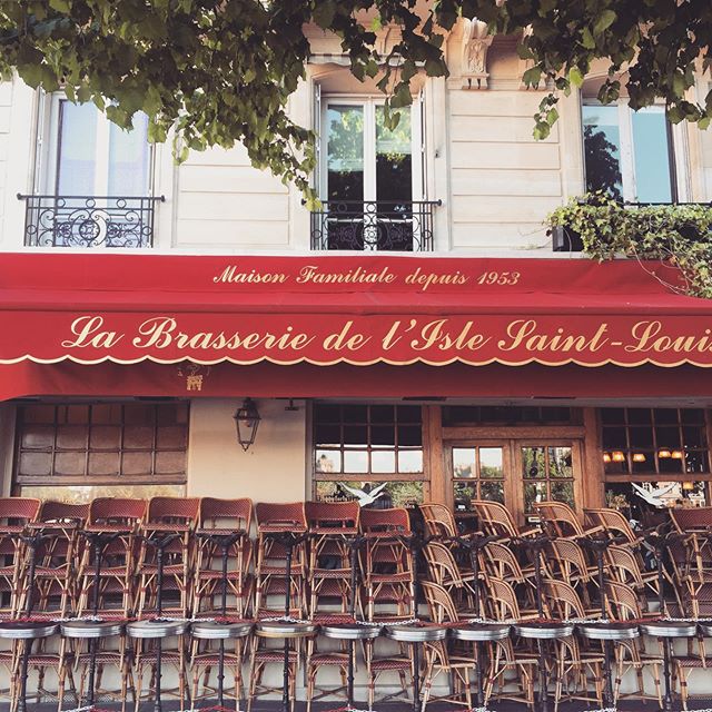 Before the day begins on Ile Saint Louis... #paris #ilesaintlouis#parisbistro #parisienne