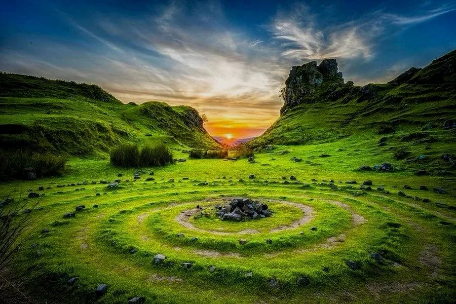 CERCLE VERT SITE MINERAL CROP CIRCLE.jpg