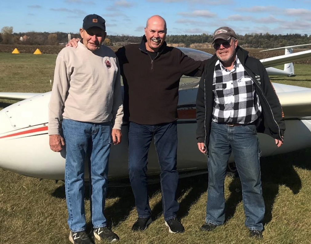 Hank Geissler tow pilot (left) – Brian Chase (middle) – Commercial Glider – Steve Fischer Stanton CFIG (right)