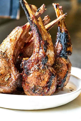 Garlic &amp; Herb Rack of American Lamb 