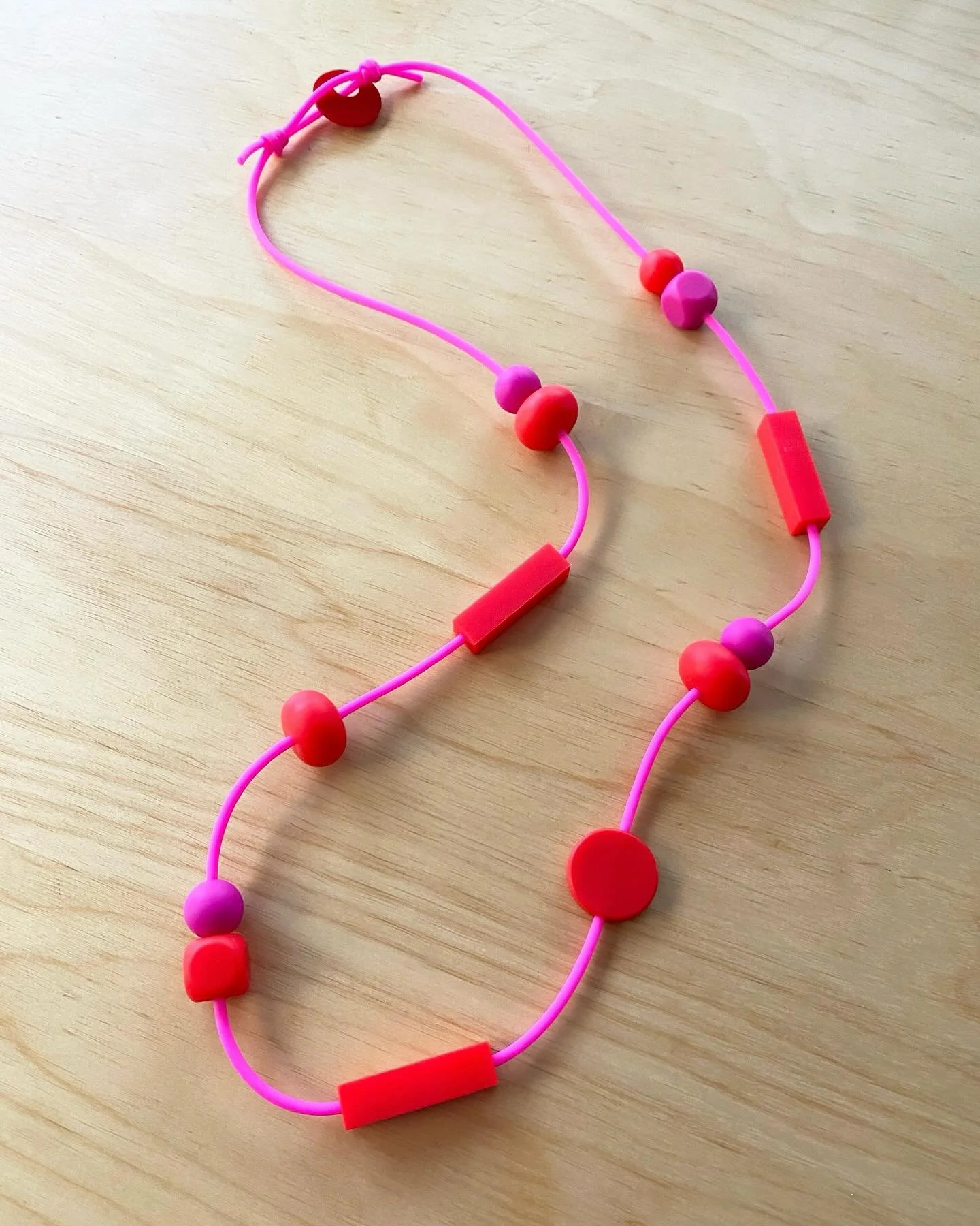 Made to pop 🎈 

📲 knotpredictable.com

 #NomadCollection #practicalwearableart #handmade #lightweight #shoplocal #fashion #necklaces #statementnecklace #slowfashion #waterproof #ipreview