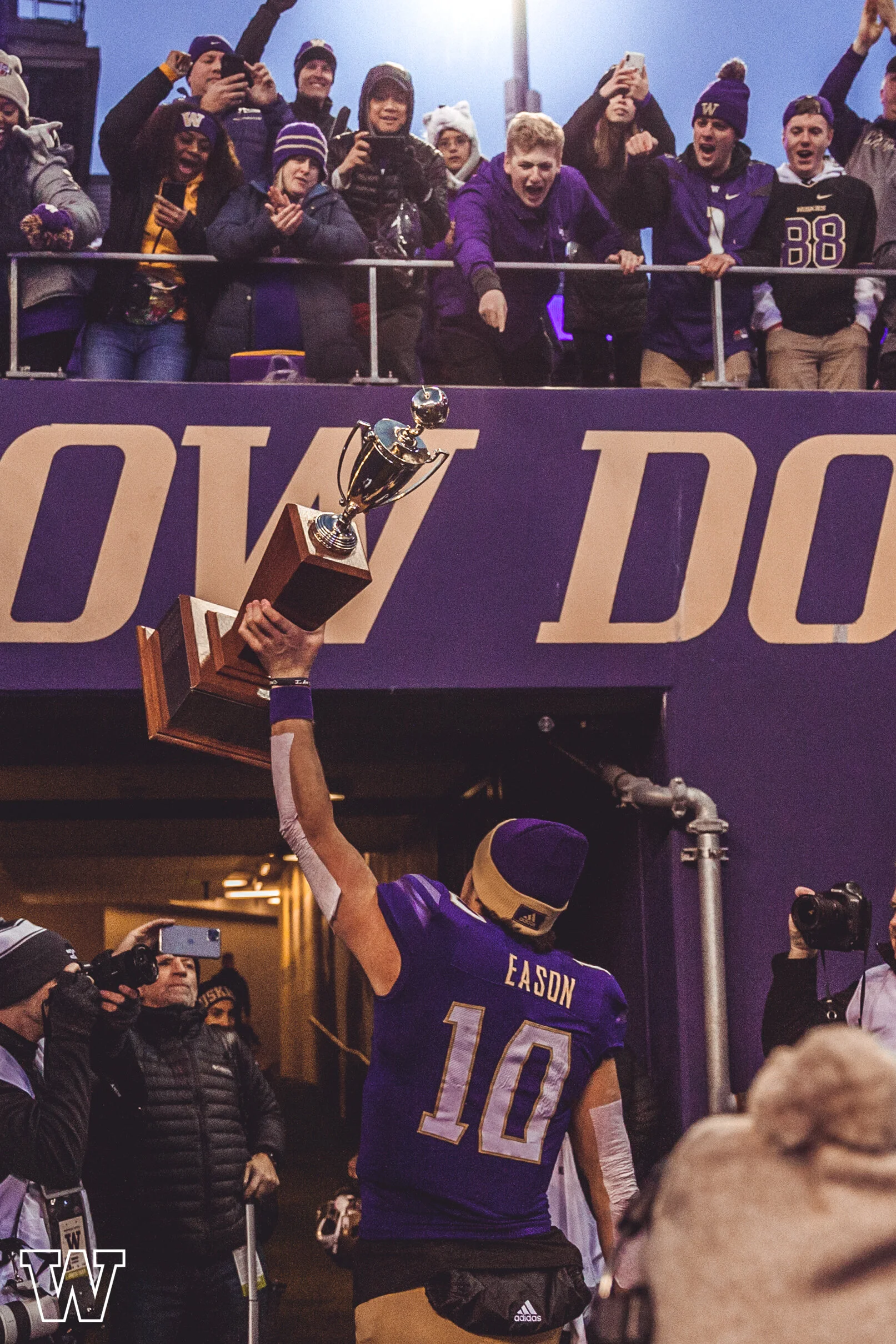 UWFB1920_Those_Guys_Dawg_Walk (23 of 23).JPG
