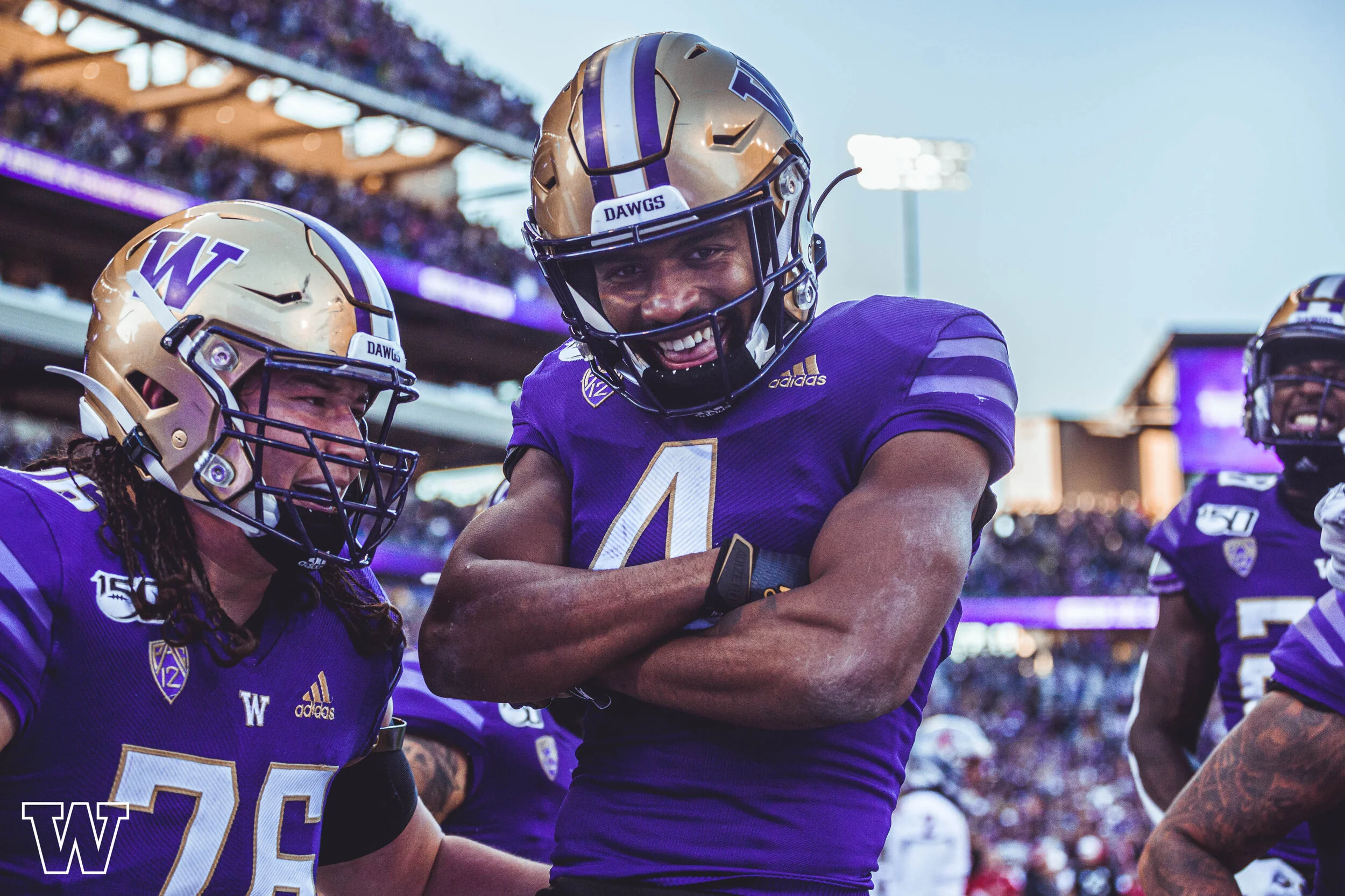 UWFB1920_WSU_1sthalf (514 of 28).JPG