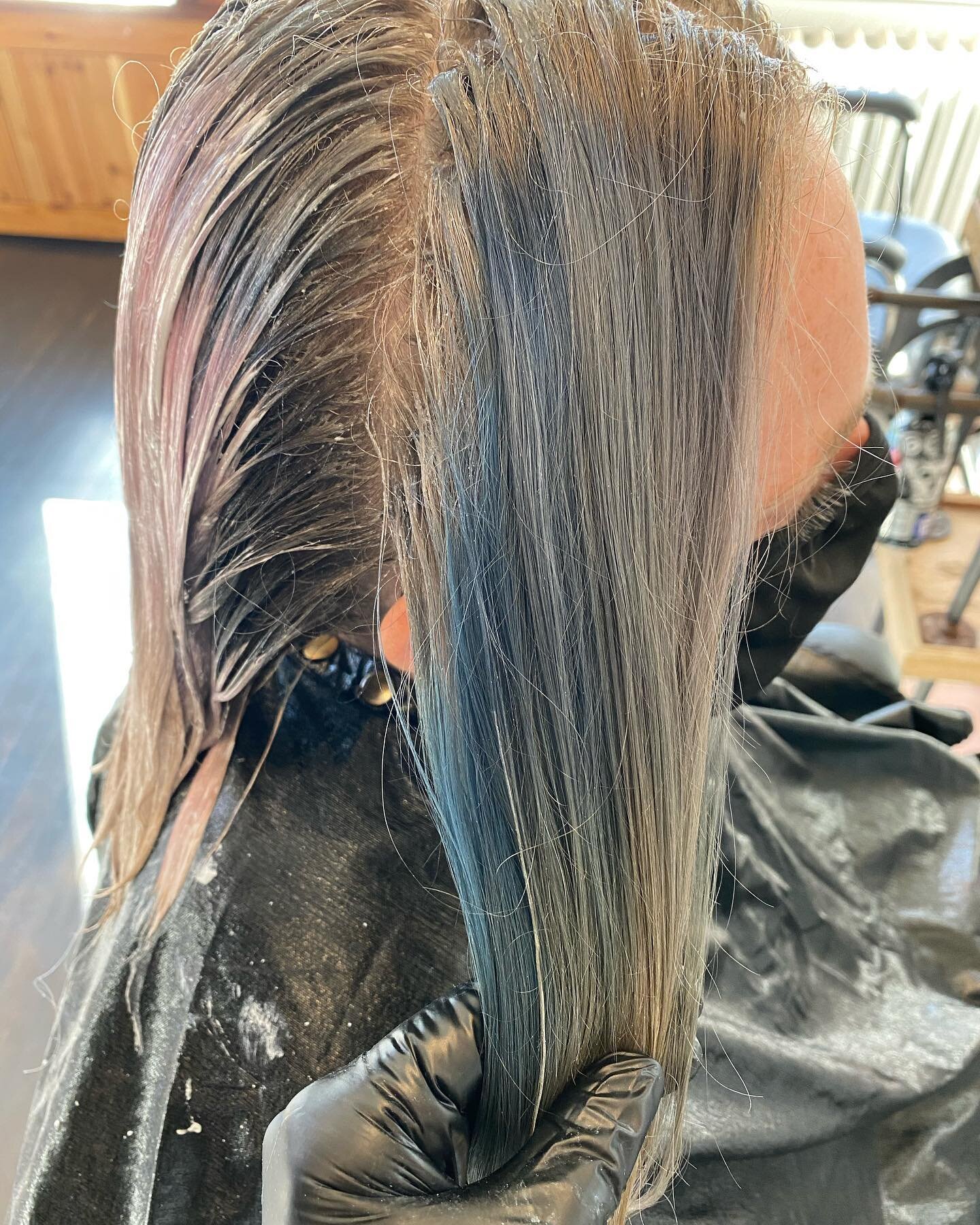 A hair dressers nightmare of box dyed blonde and then covered with Blue Splat turned into a mauve dream. 🤤
🐌
Color corrections are and up and down emotional roller coaster for your stylist. Please stay away from the box dyes 🙃