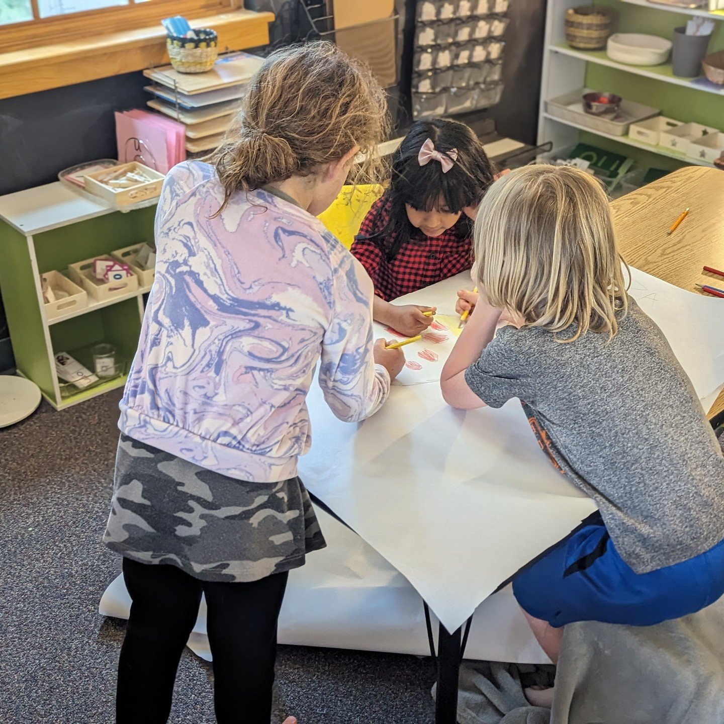 Are 5 and 6-year olds capable of collaborating together to learn entrepreneurship? Yes, yes they are! 

🚀 At Acton Academy Columbus, these young minds are proving that age is just a number when it comes to innovation and business savvy. From dreamin