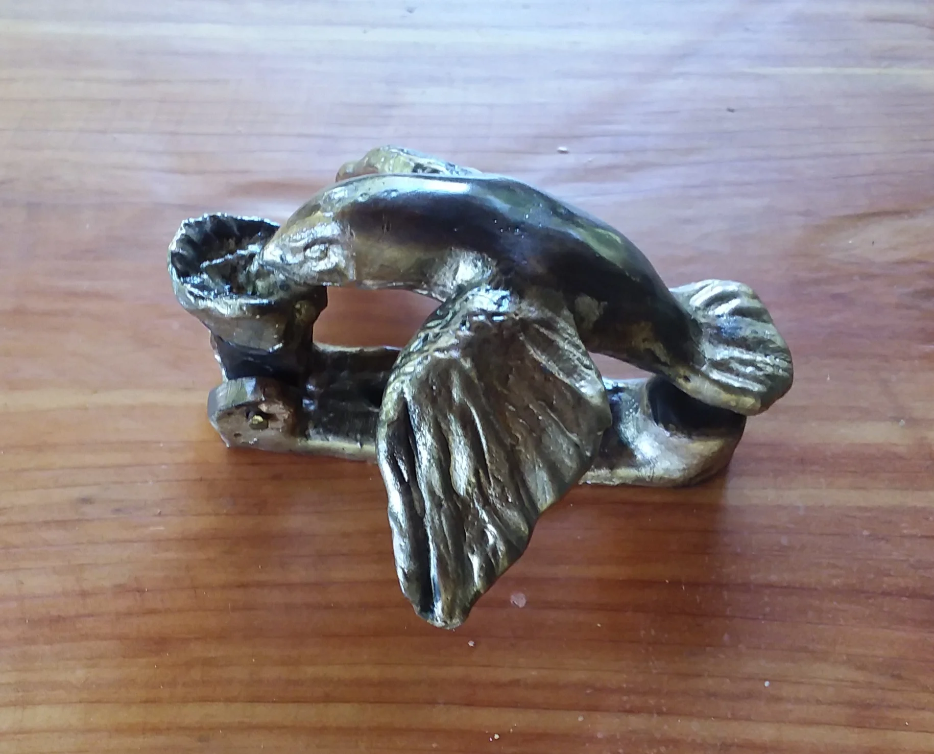 Hummingbird doorknocker from the side