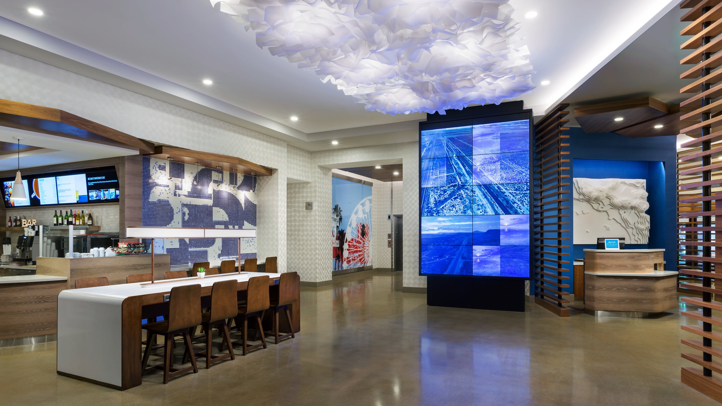 Lobby &amp; Cafe of Courtyard by Marriott, Santa Monica