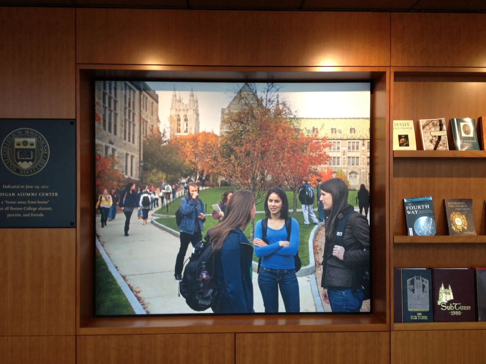   Recessed changeable image  