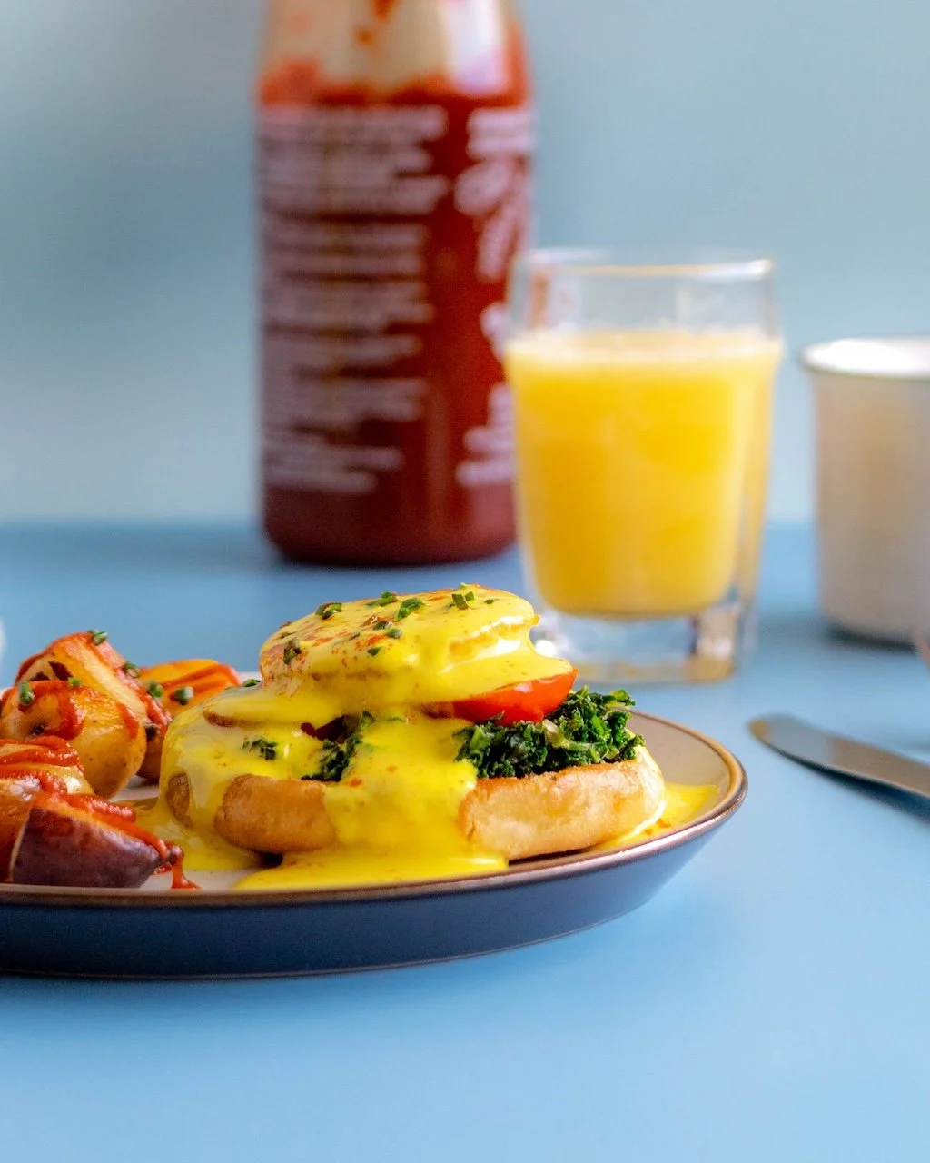 Vegheads vegan Hollanidase sauce benny with Sriracha sauce