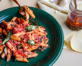 Vegheads Zesty Arrabiata Sauce .png