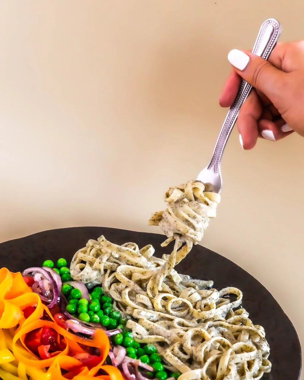 Vegheadsto Vegan Alfredo sauce on a plate with fork1