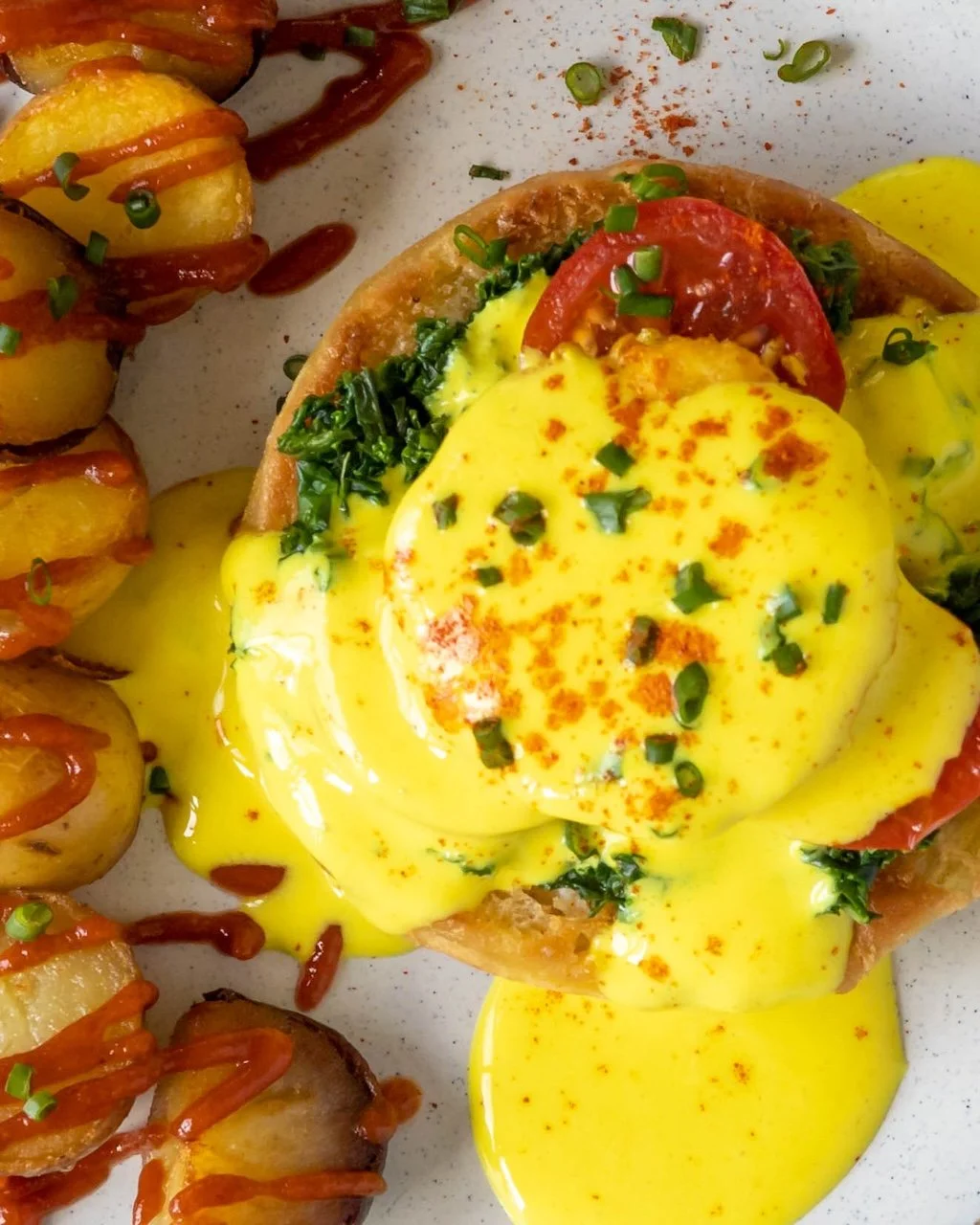 Vegheads vegan Hollanidase sauce  benny close up