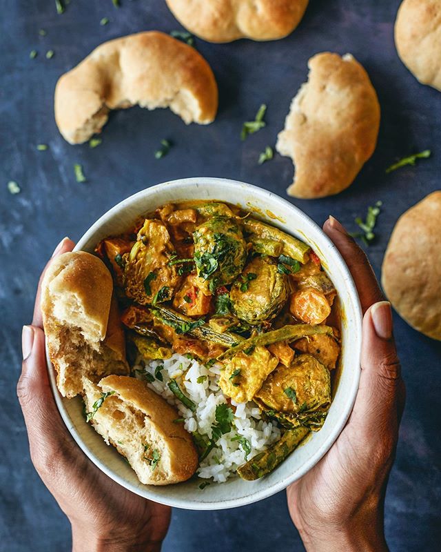 Yesterday we paired @sweetpotatosoul Tempeh Tikka Masala with @mollyyeh Yogurt Pita 👏🏾🔥A perfect love match and a newfound way to polish off all the yogurt before we leave town.&nbsp;🤗
.
.
We are on the hunt for more veggie week night meals! Tag 