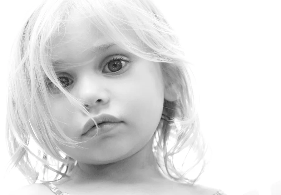 _MG_7137 Bro-Sis -bw -small.jpg