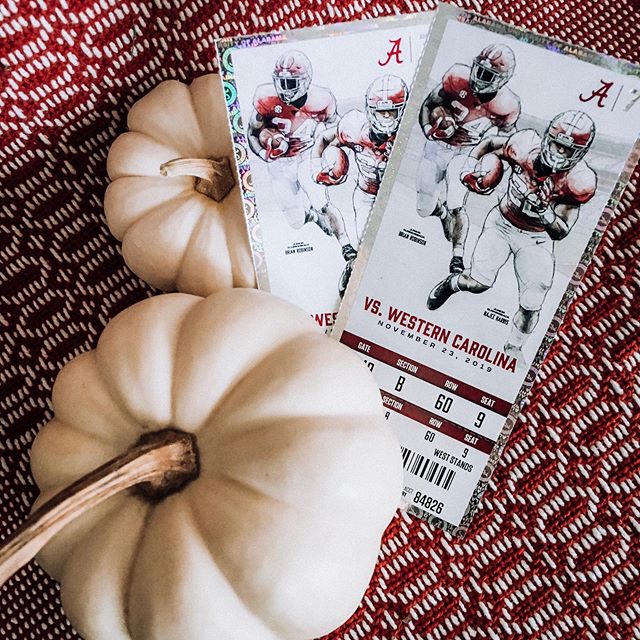 🎟 This weekend we will be giving away ALABAMA TICKETS 🎟
To celebrate an amazing pumpkin patch season we are giving away Alabama tickets. Each adult admission on Saturday and Sunday will receive one entry into the drawing. The drawing will be on Sun