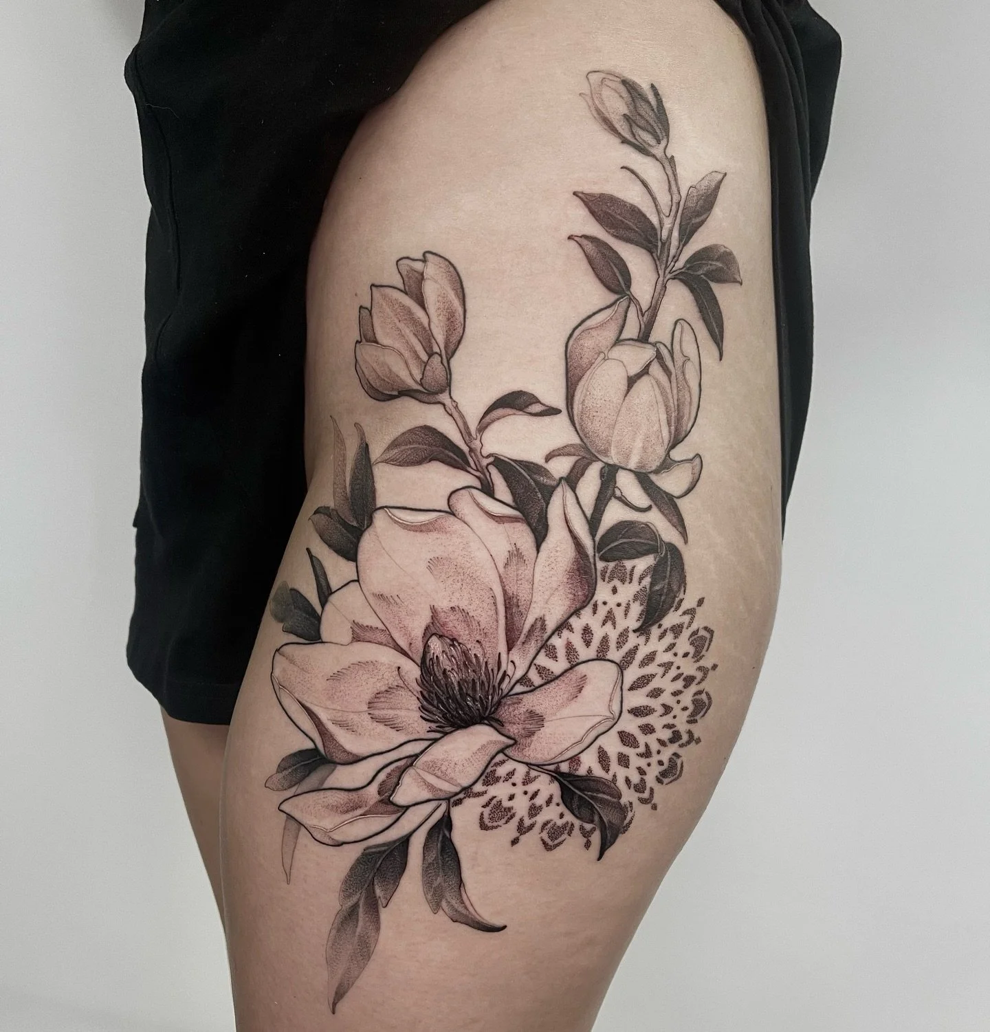 Had such a good time doing this floral and geometric thigh piece for Brooke! I really enjoy putting geometric elements in designs like this - swipe for a video, thanks for lookin! 
.
.
.
.
#blackandgrey #blackandgreytattoo #geometrictattoo #floraltat