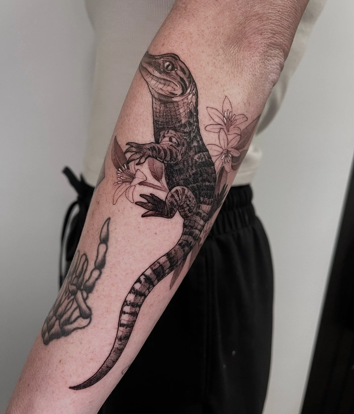 Ok what do I gotta do to be the baby alligator tattoo guy? Or any baby animals for that matter - bring &lsquo;em onnn y&rsquo;all this was so much fun. @glasshouse.fl