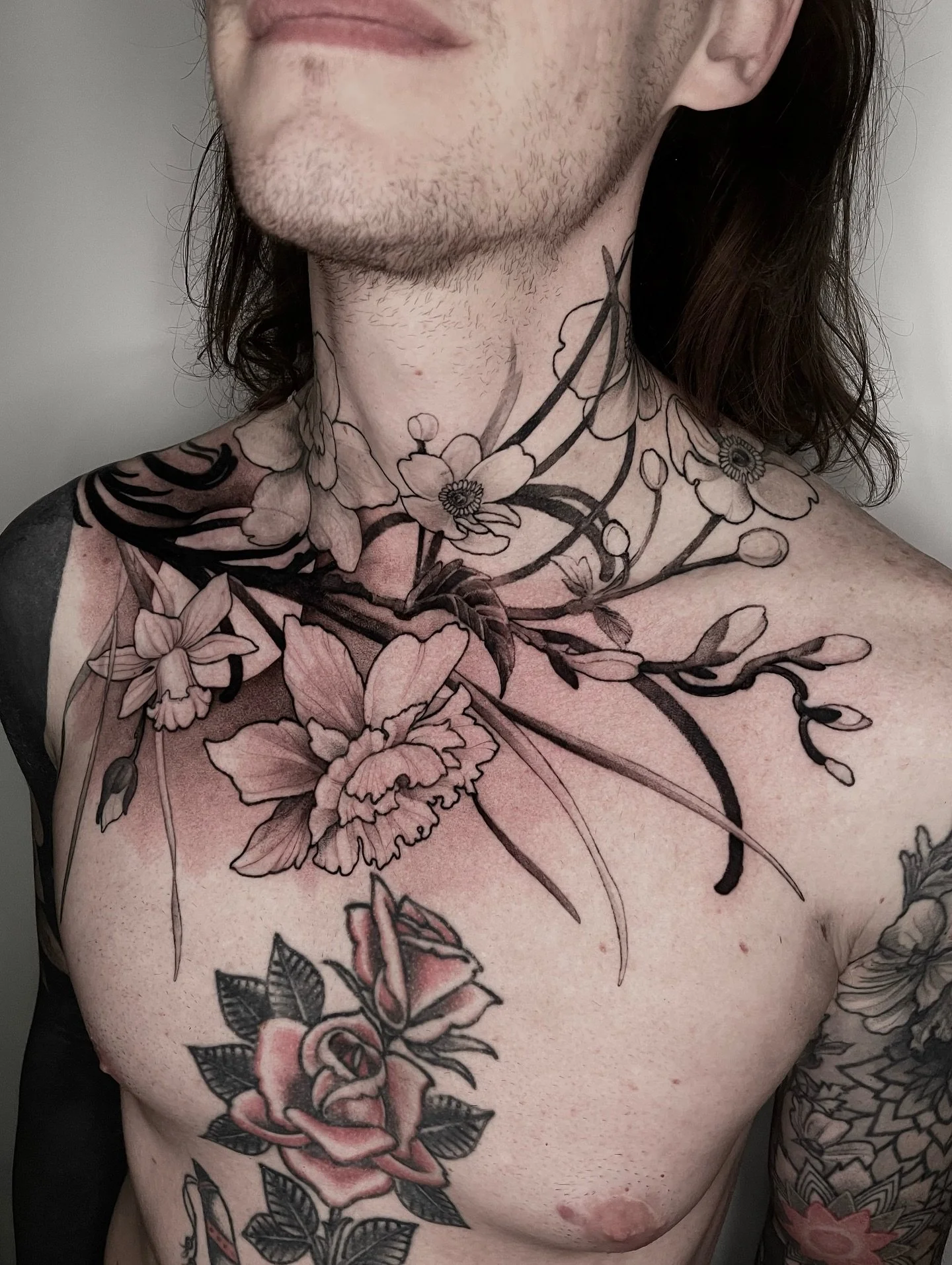 I&rsquo;ve been tattooing Parker for the better part of 10 years now and I&rsquo;m so grateful to have such awesome clients that continue to let me do what I do after all these years, thank y&rsquo;all so much 🖤 Went pretty hard with this floral che