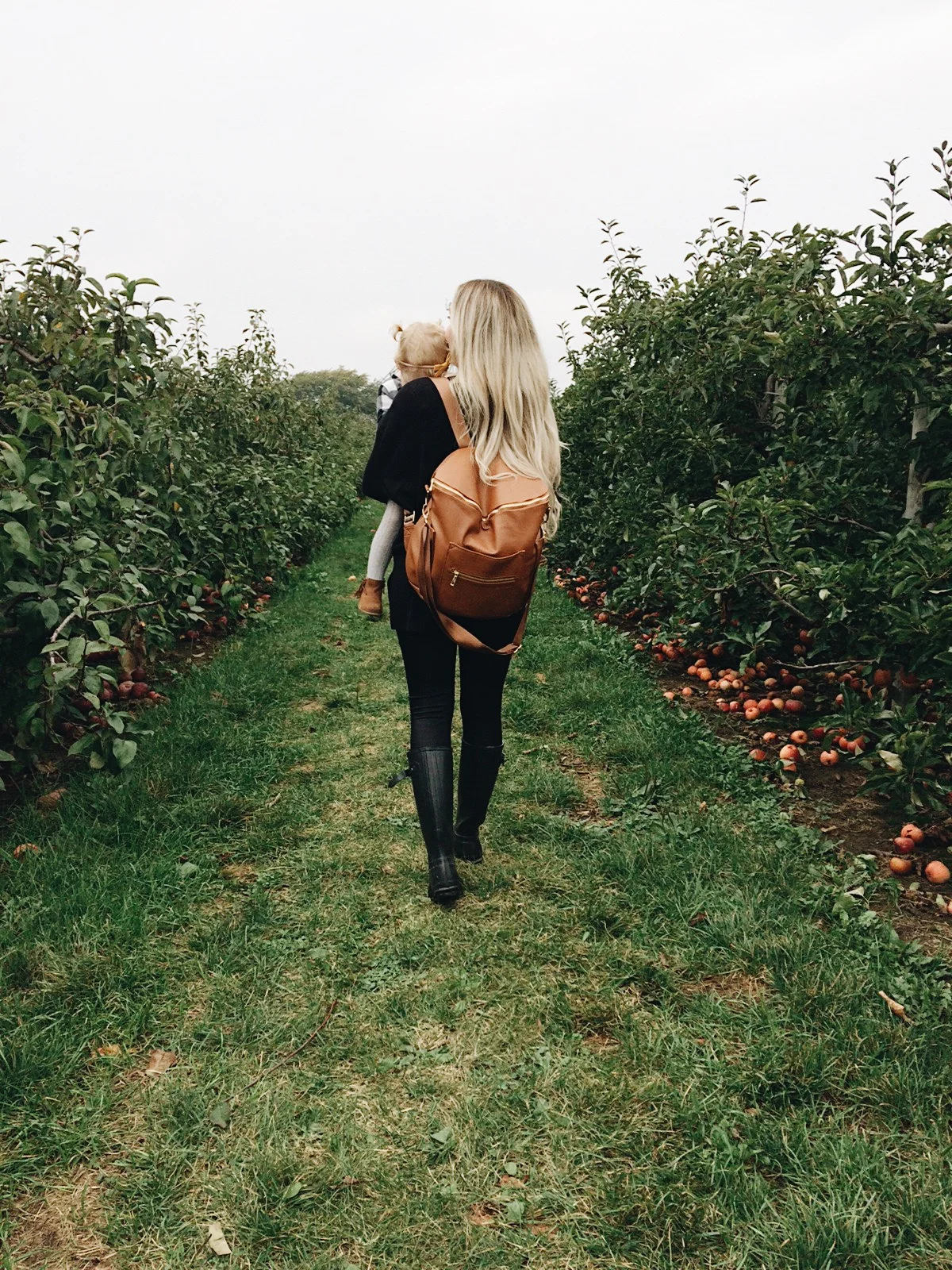 How I Balance Blogging and Motherhood | #THEMOMBLOGCOLLECTIVE Week 4