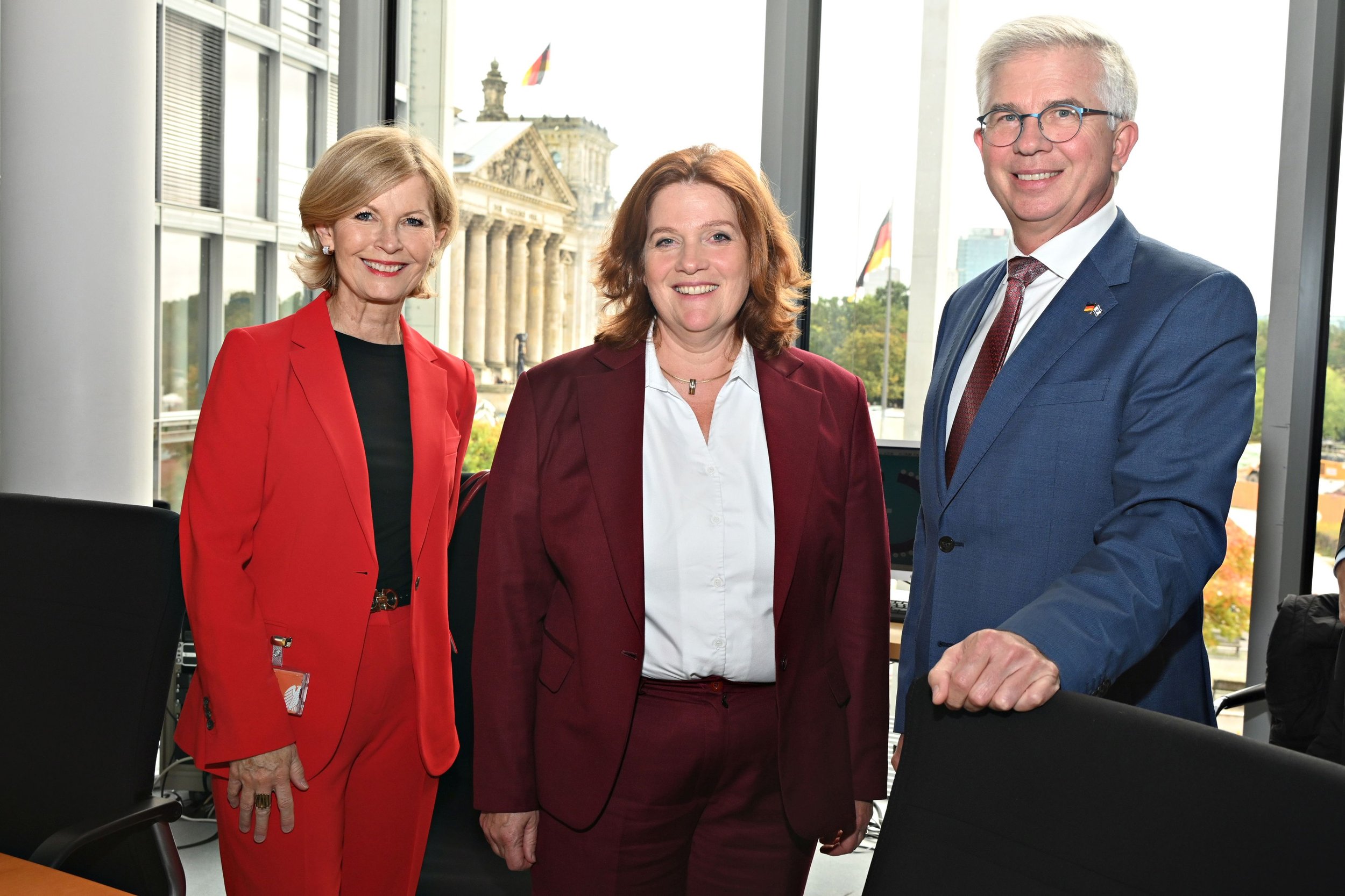  From left: Nancy Ziuzin Schlegel (Lockheed Martin), Sandra Weeser, MP (German Bundestag), Prof. Dr. Andrew Ullmann, MP (German Bundestag)  