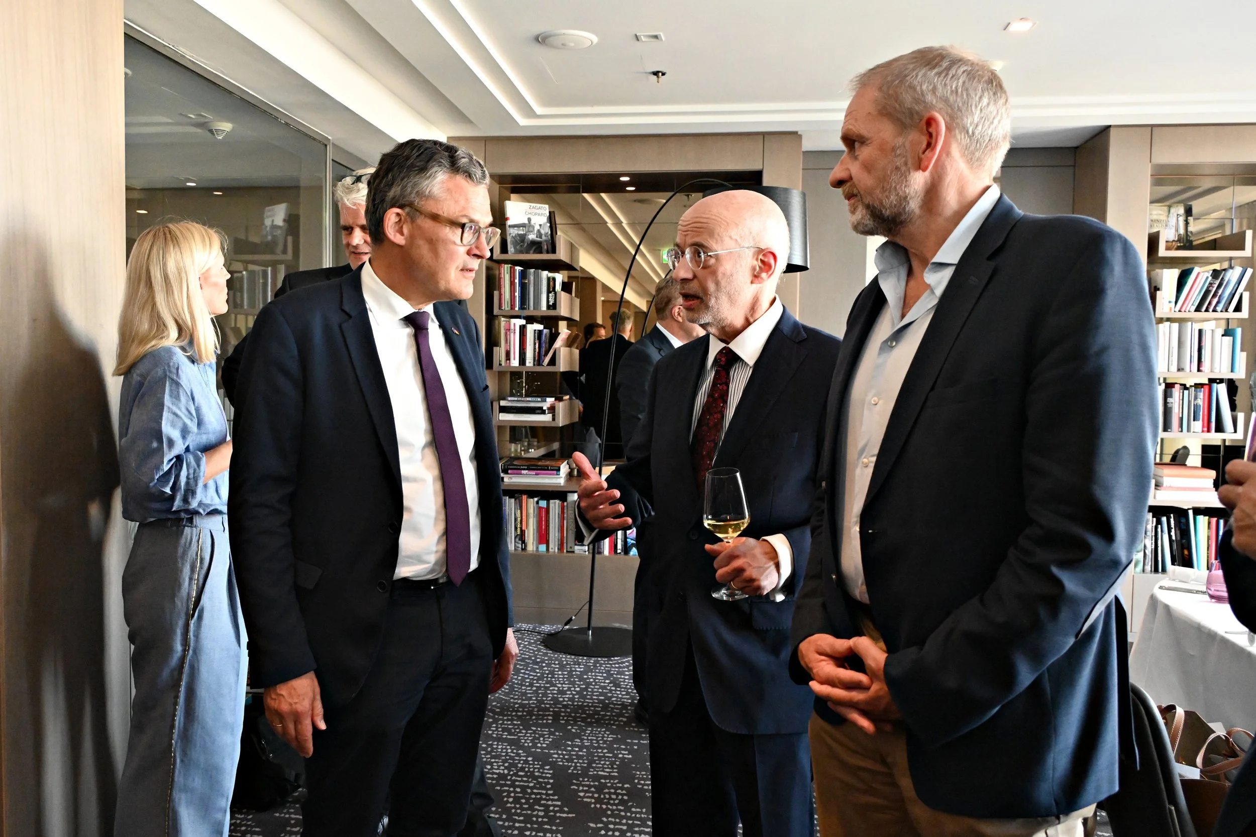  From left: Roderich Kiesewetter, Member of the German Bundestag (MdB), Chargé d’Affaires Alan Meltzer (U.S. Embassy Berlin), Volker Ratzmann (DHL Group) 