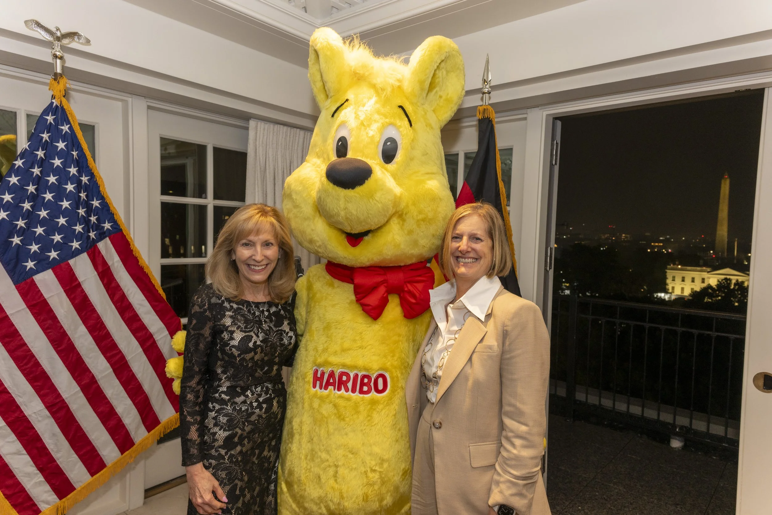  Anna Schneider (GABC Vice-Chair) with Candi Wolff (Citigroup / GABC Chair) 