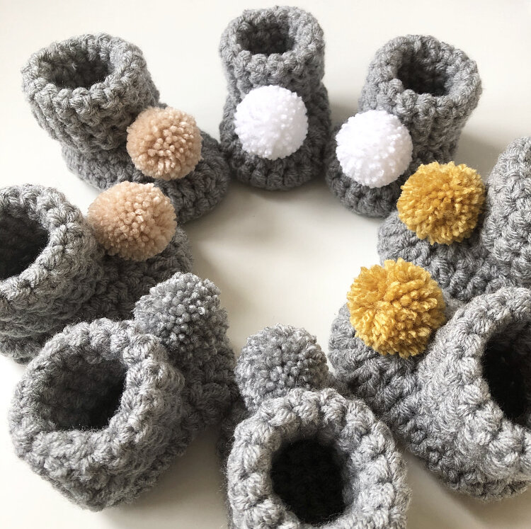 Pom-Pom Baby Booties (Grey)