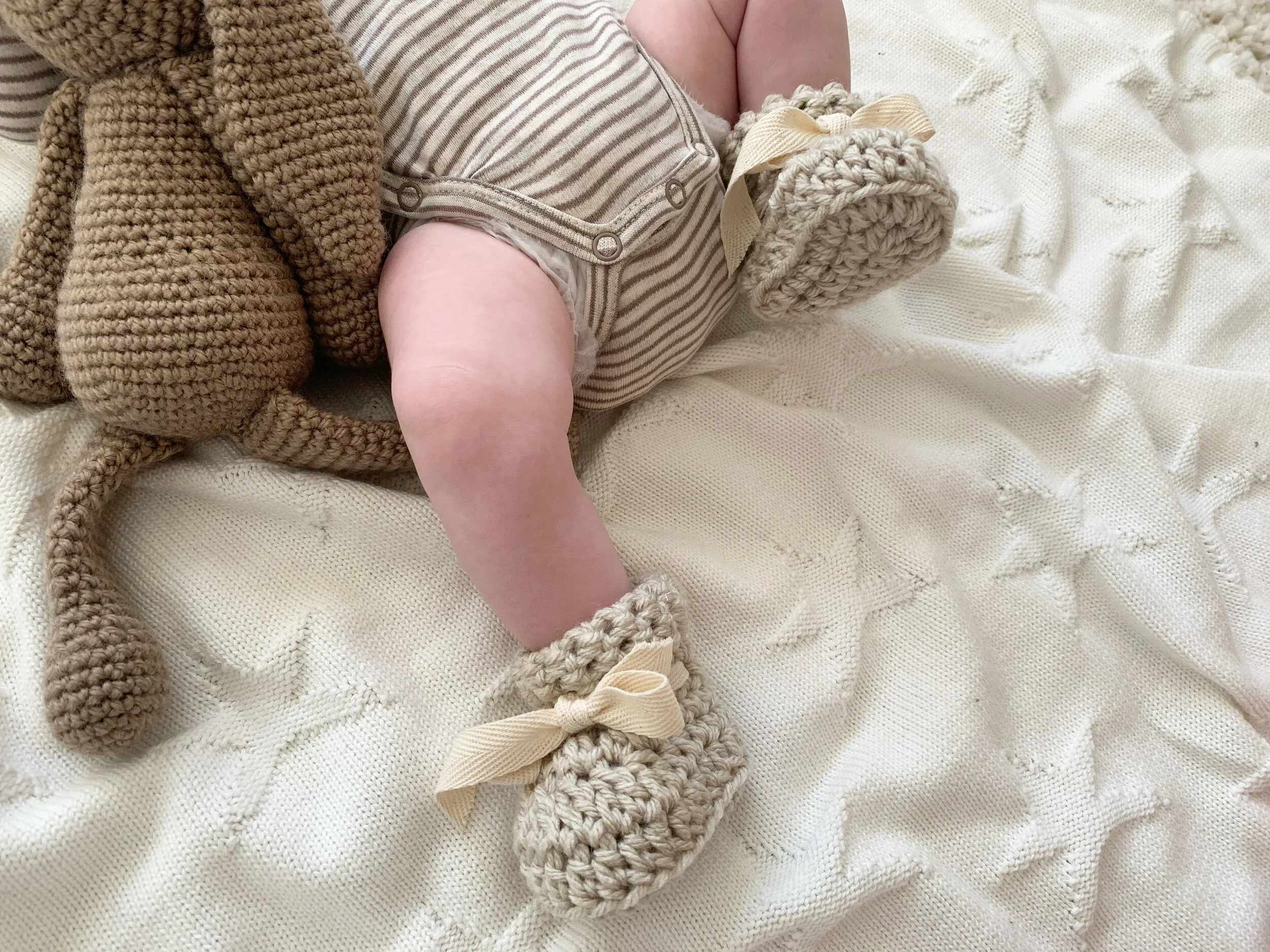 Natural Lace Baby Booties (Stone)