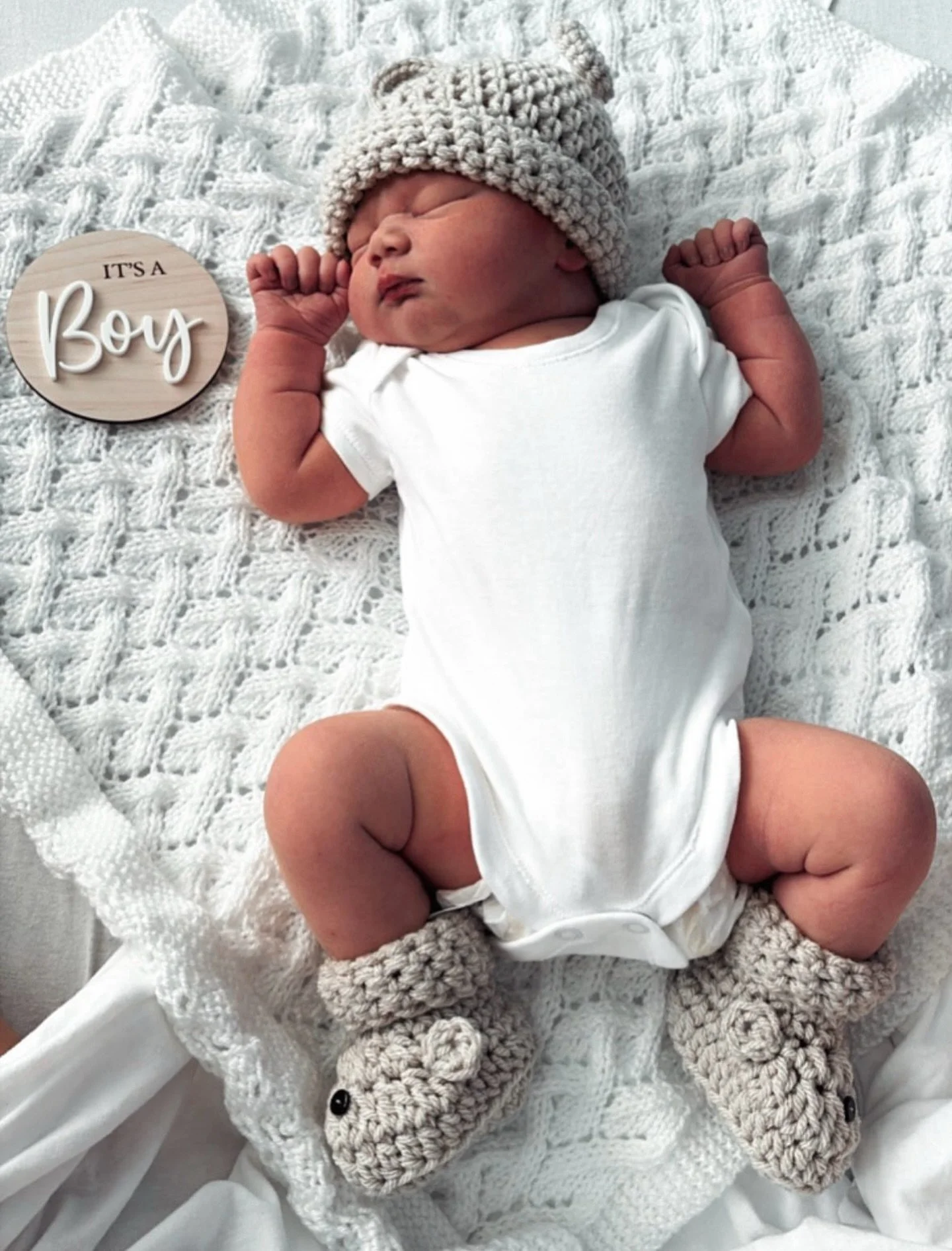 Welcome to the world Billy 🤍 In the stone bear set 🐻