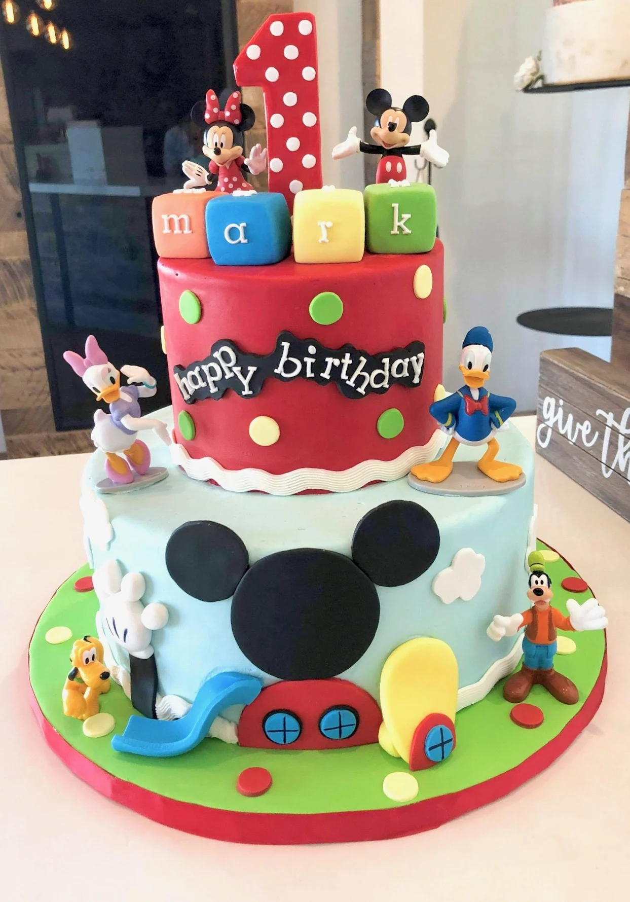 Character Mickey Mouse.jpg