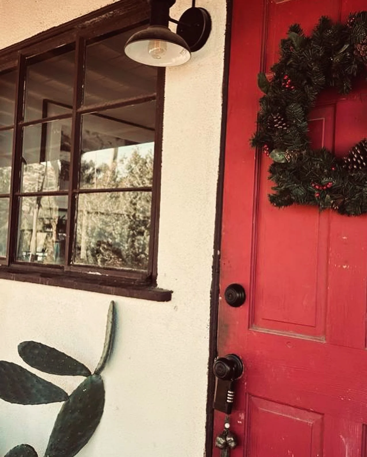 Happy holidays from our family to yours @junipermoonsanctuary #airbnbexperience #highdesertlife #highdesertchristmas #merrychristmas