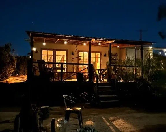 So lovely to have you Christopher! Thanks for a lovely night shot of the cabin. #airbnb #airbnbexperience #highdesert #joshuatree