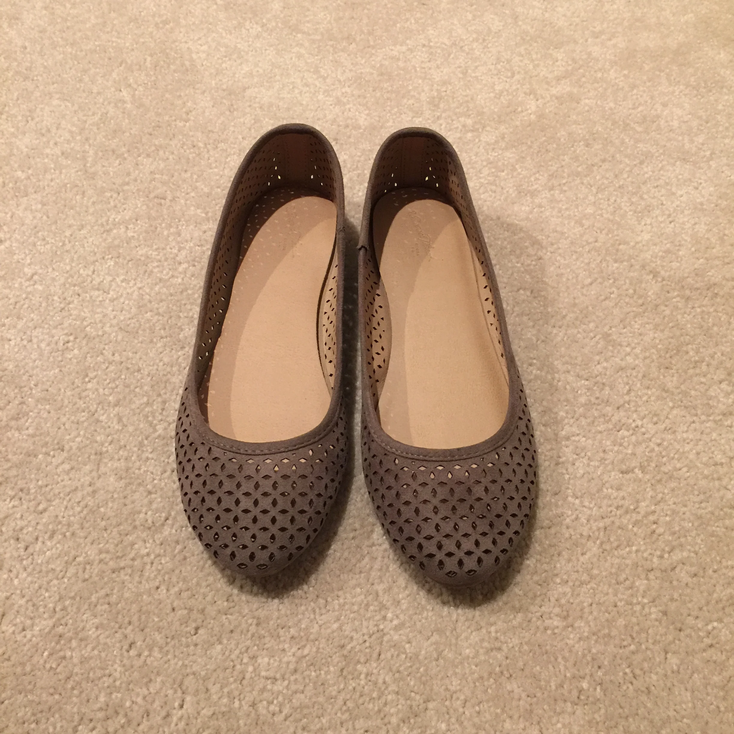 Universal Thread Goods Co. - Size 9