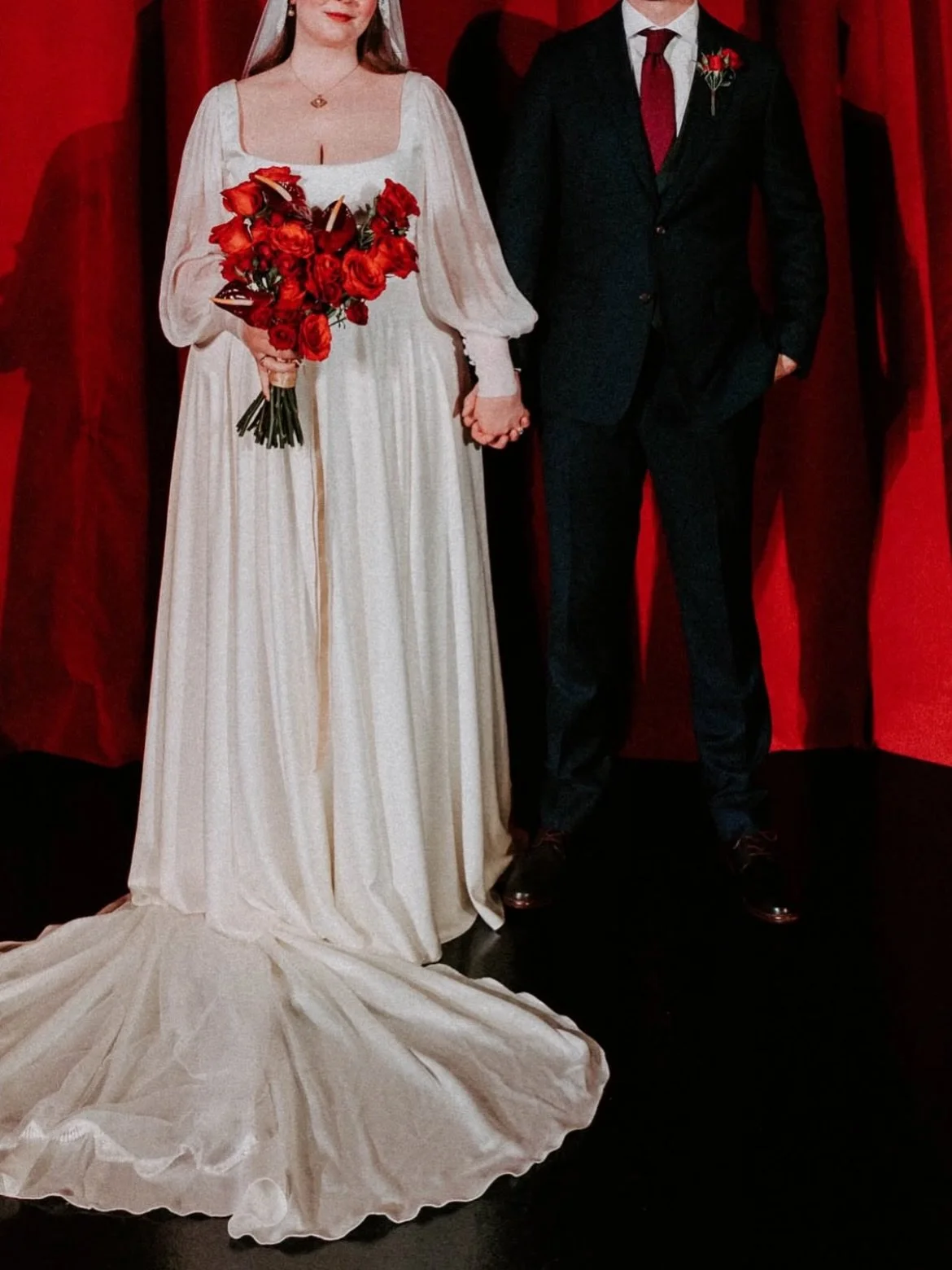 🌹&hearts;️🌹&hearts;️🌹 #asentimentalbride in satin @aeslingbride &hearts;️🌹&hearts;️🌹&hearts;️ simply stunning 📸 @jordanyvonnephotos #atlantabride #vintagebride #bohobride #bridalveil by @daughtersofsimone