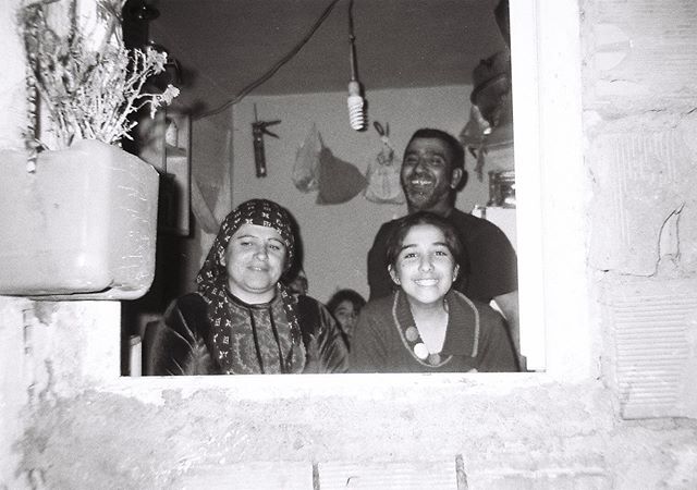 Photo taken by Sevin she is 14 years old 
Fotoğrafı &ccedil;eken Sevin 14 yaşında 
#sirkhane #sirkhanedarkroom #flyingdarkroom #sirkhaneyingdarkroom#flyingsirkhanedarkroom #analog #camera #ilfordhp5 #children #childrenwithcameras