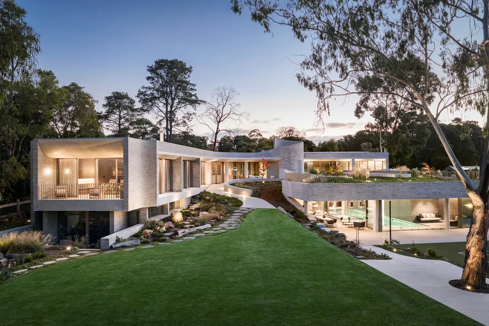 LOOP HOUSE — RACHCOFFVELLA