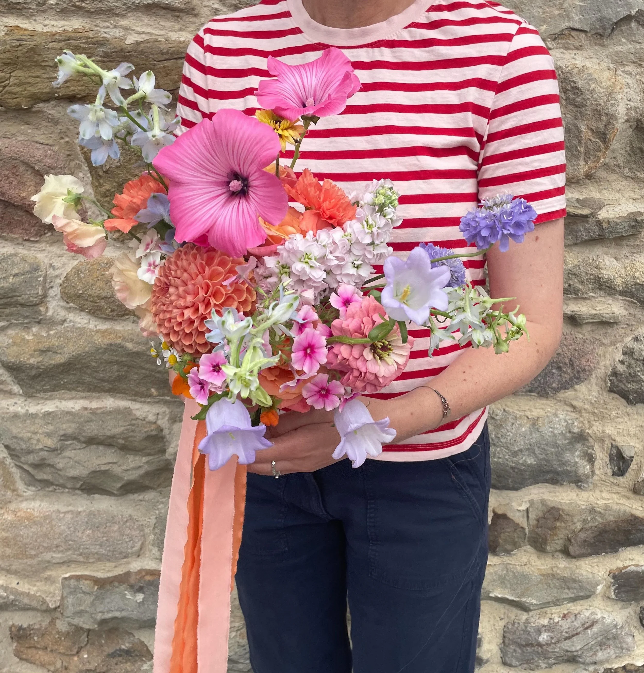 F O R  A L I C E - the best of British for Alice&rsquo;s bouncy bouquet on Friday. 
An utter joy to create for a truly gorgeous bride 🥰

More pics to follow! 

Flowers from: @theyorkshireflowerpatch 
@smitten_with_flowers 
@theflowerconnection.leeds