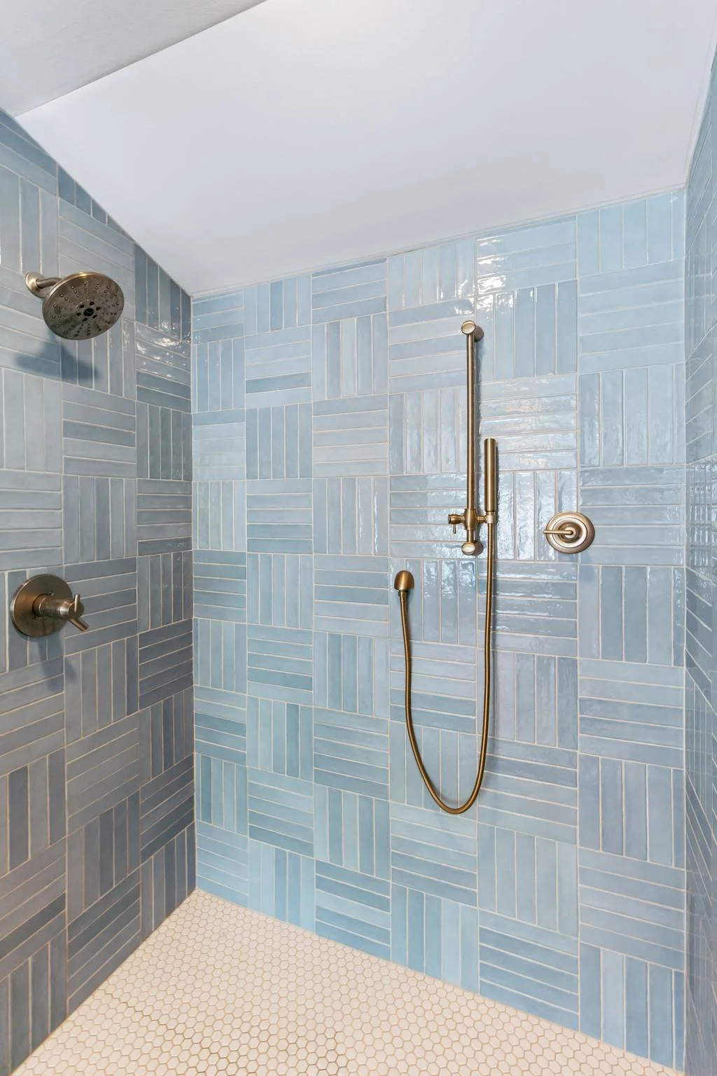 22BedroomPrimaryBathroom4.jpg