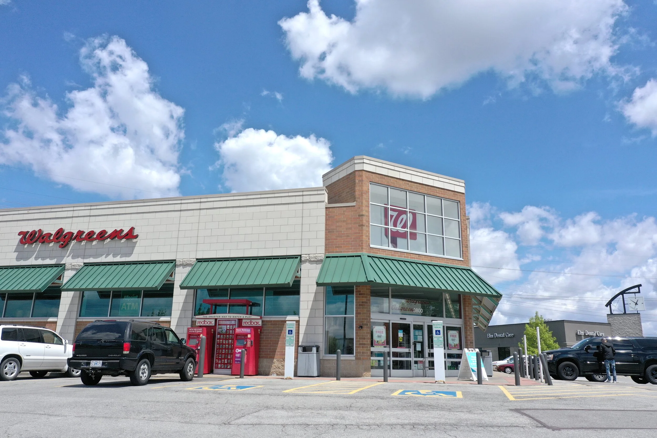 St Charles - South store front looking northeast.JPG