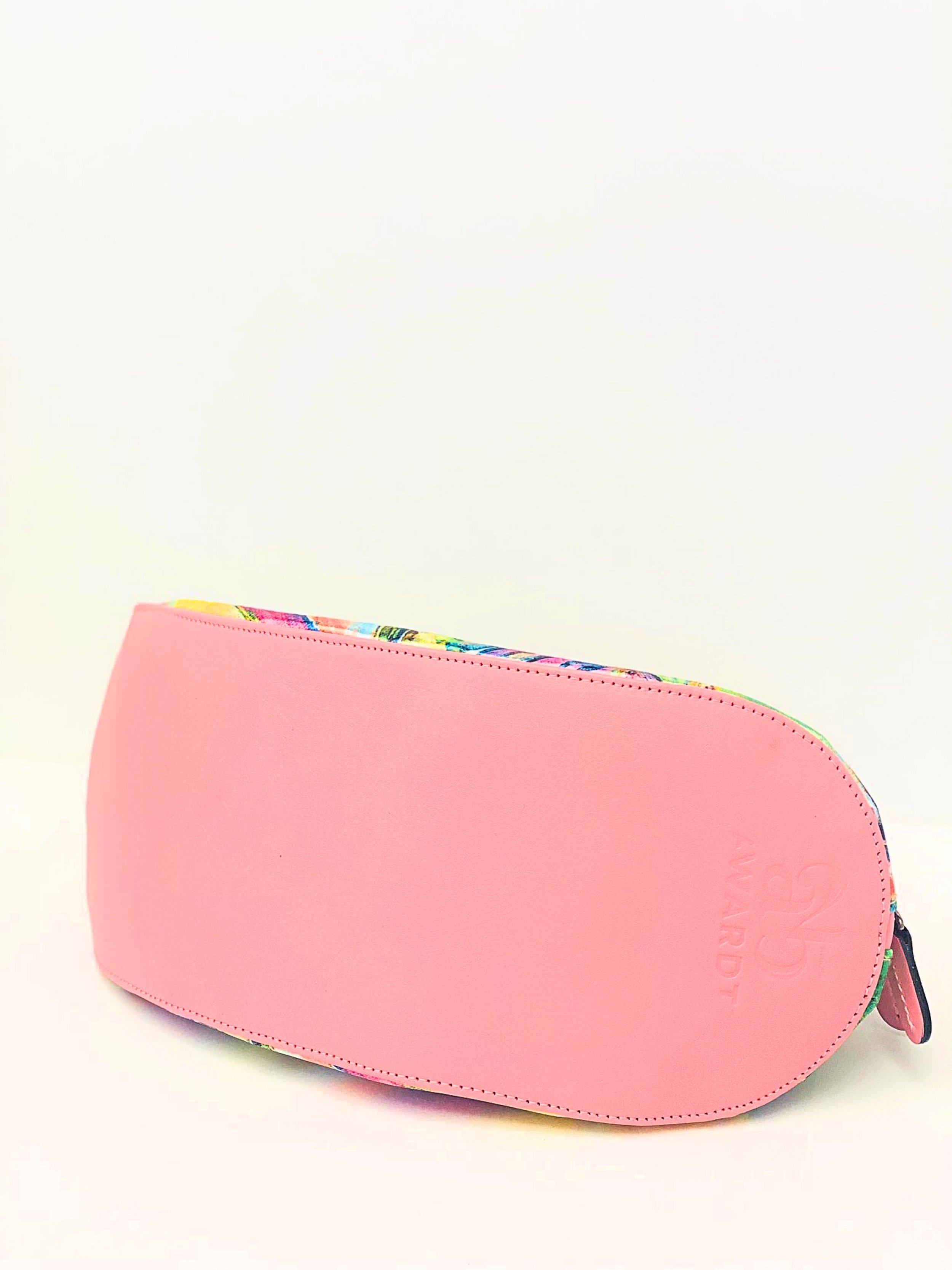Sac cuir veau rose , arts2be x Awardt, oeuvre Marie-Christine Thiercelin, fond