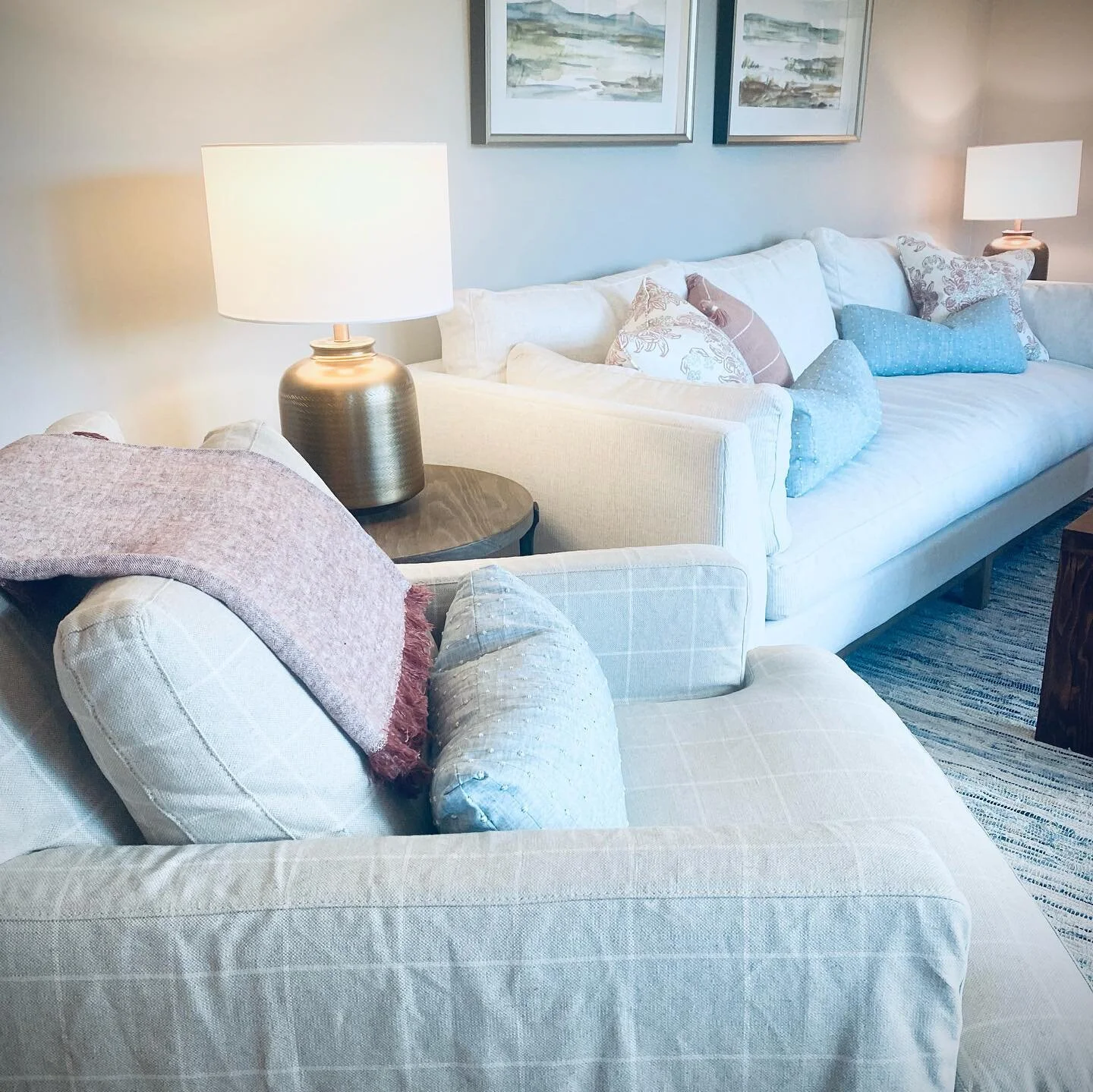 So many fun projects getting delivered- this one turned put awesome - fresh color palette - light and bright - I love local work , connecting with wonderful small businesses @katiemoglesby - follow her - she and her husband are garden creator profess